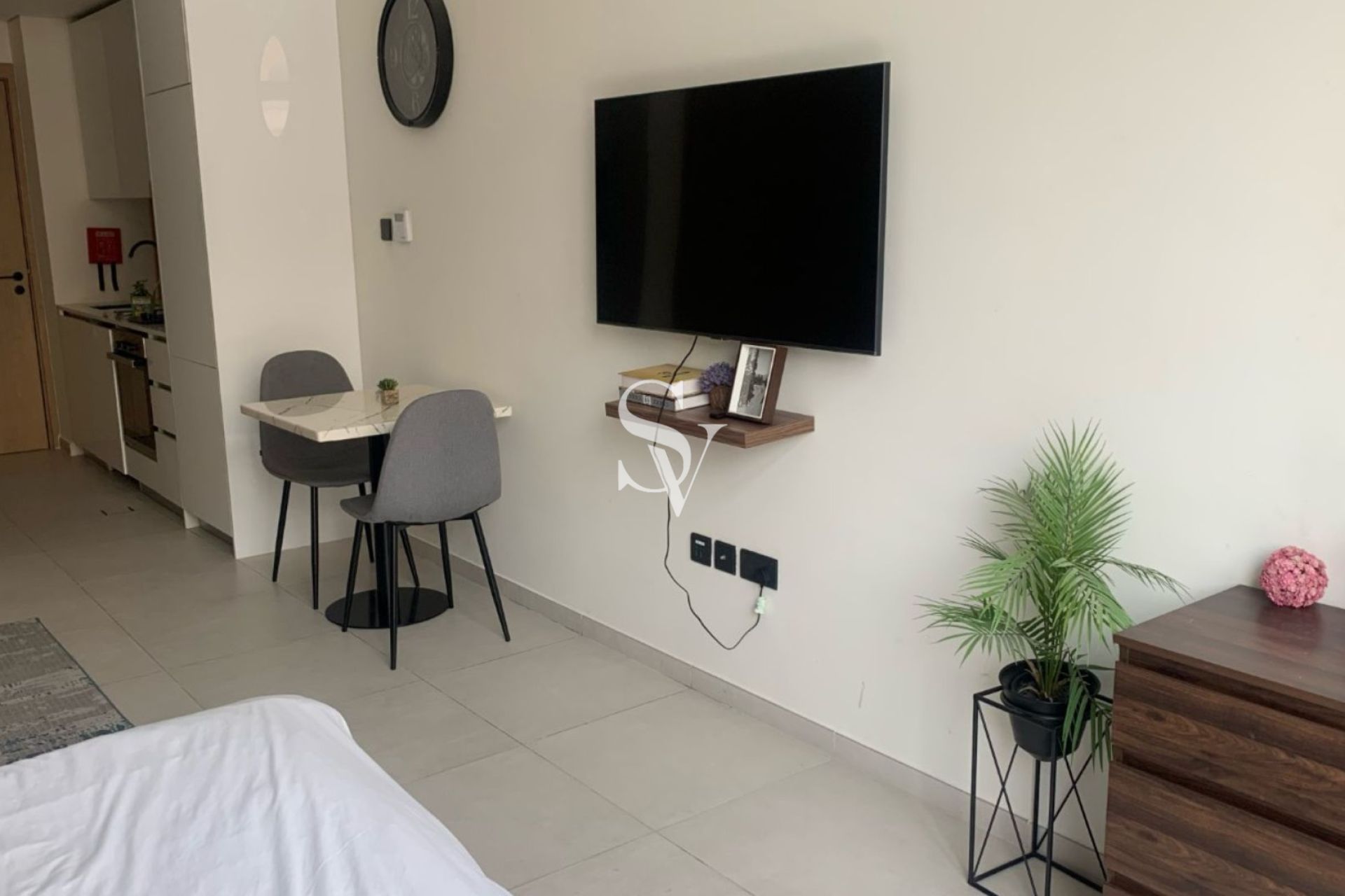 Fully Furnished | Community View | NO Agents