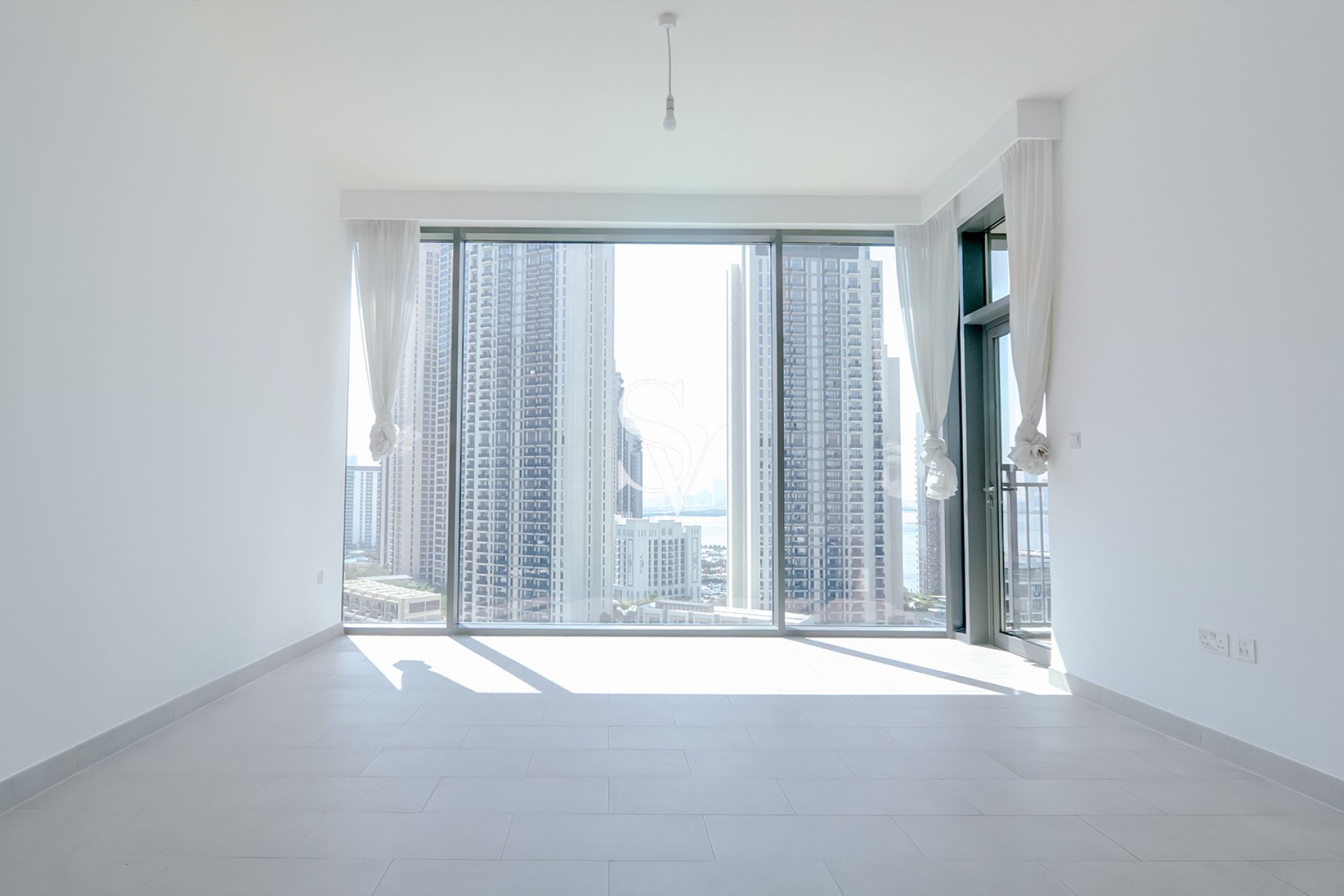Spacious | Mid Floor | Burj Khalifa | Chiller Free