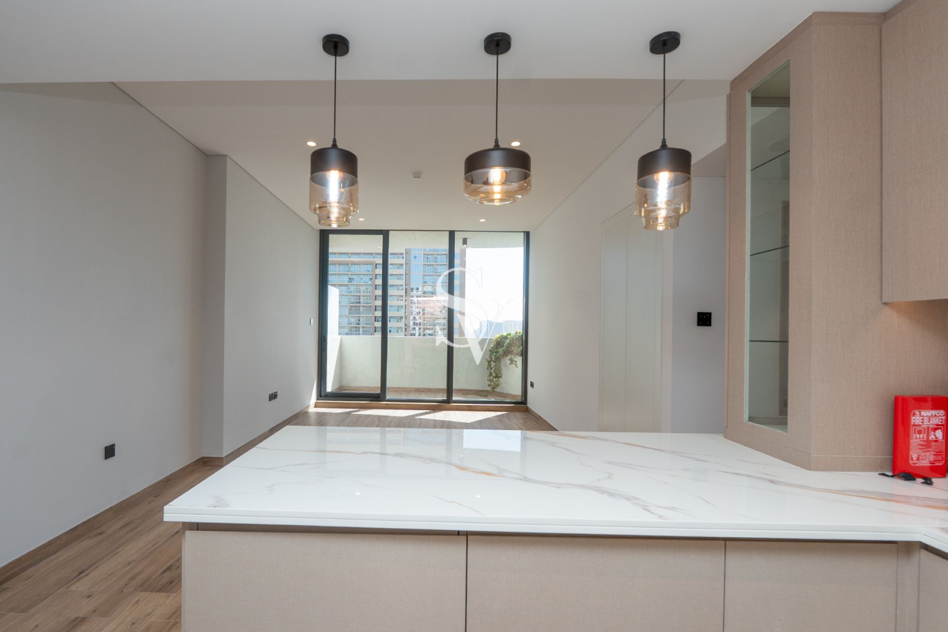 Brand New | White Goods | High Floor | Near Exit