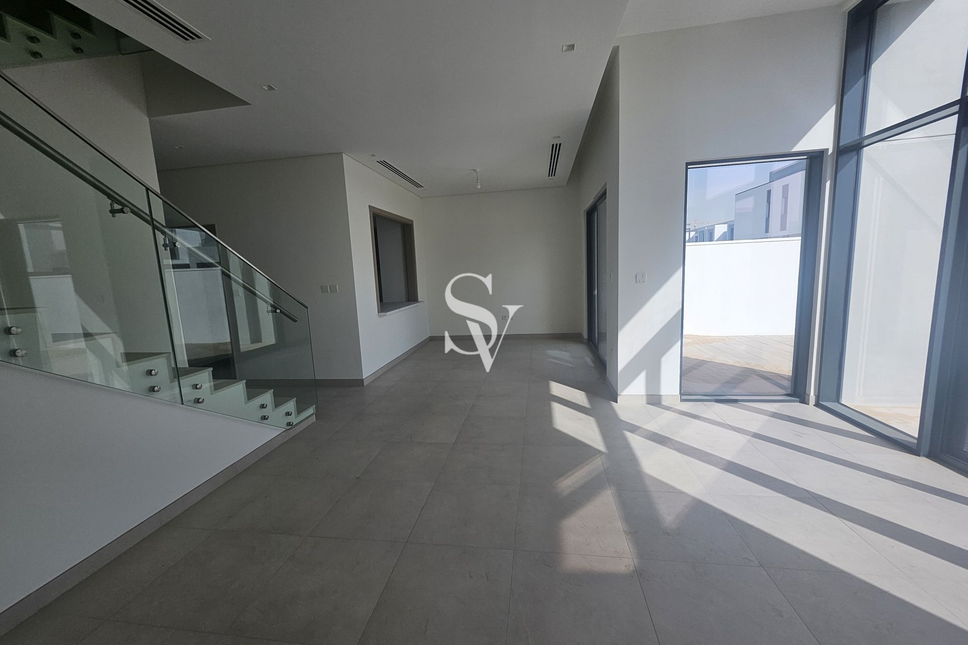 SINGLE ROW | TYPE B | FULL PRIVECY