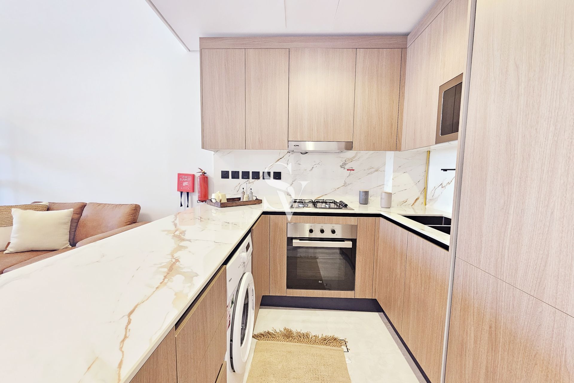 Pool view | Furnished | Near Mall | High floor