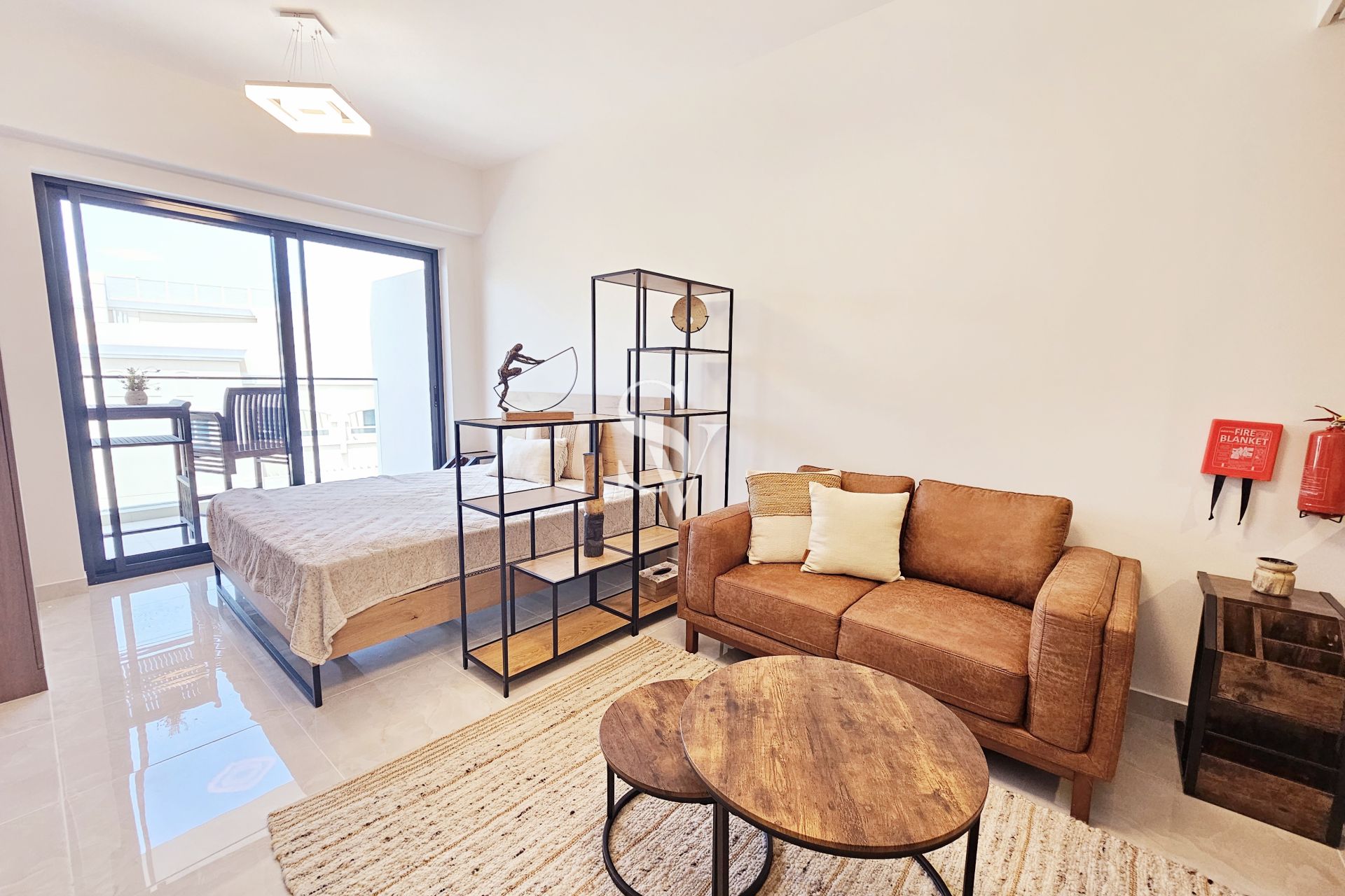 Pool view | Furnished | Near Mall | High floor