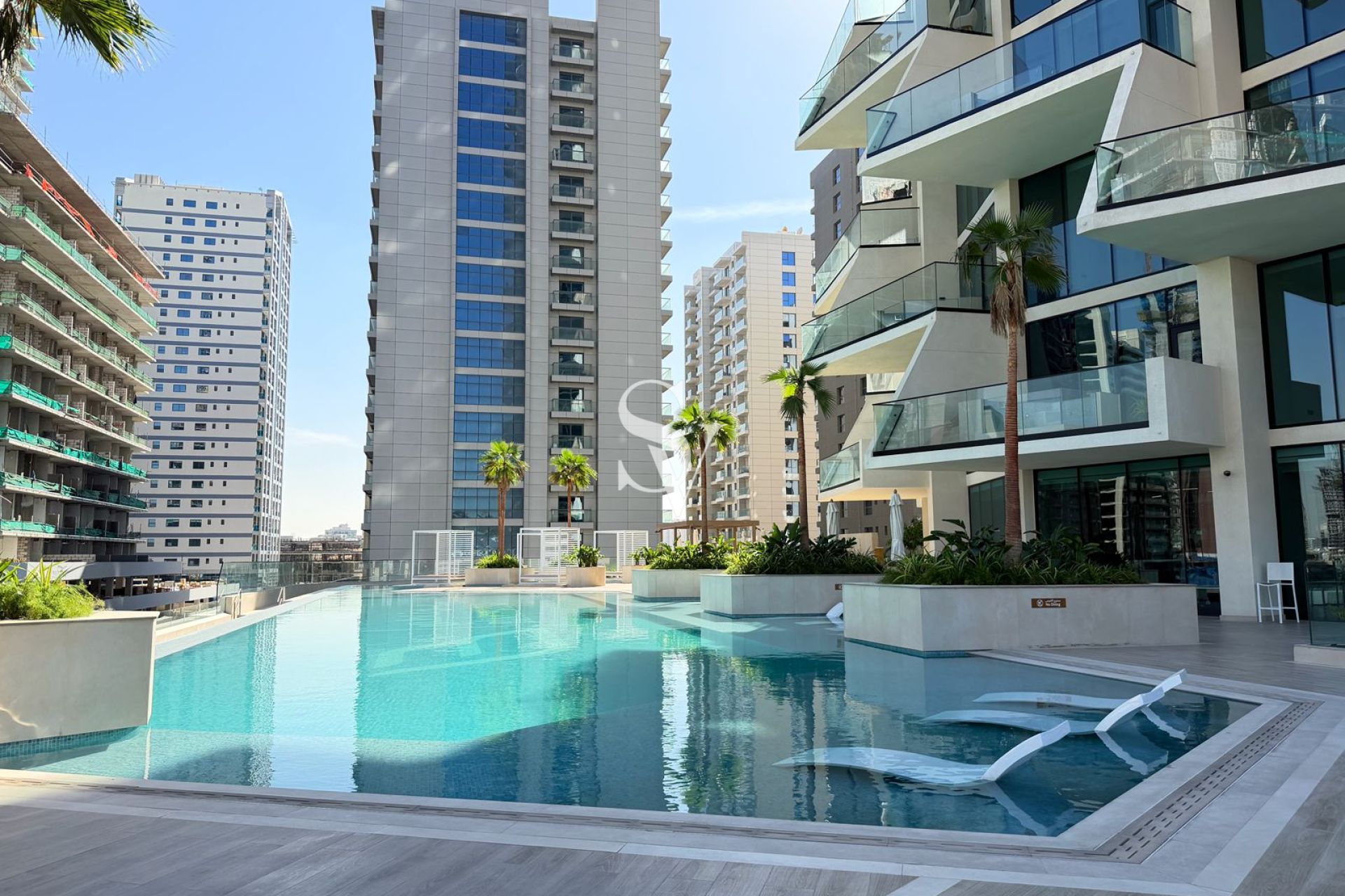 Luxury Escape| Fully Furnished + Private Pool