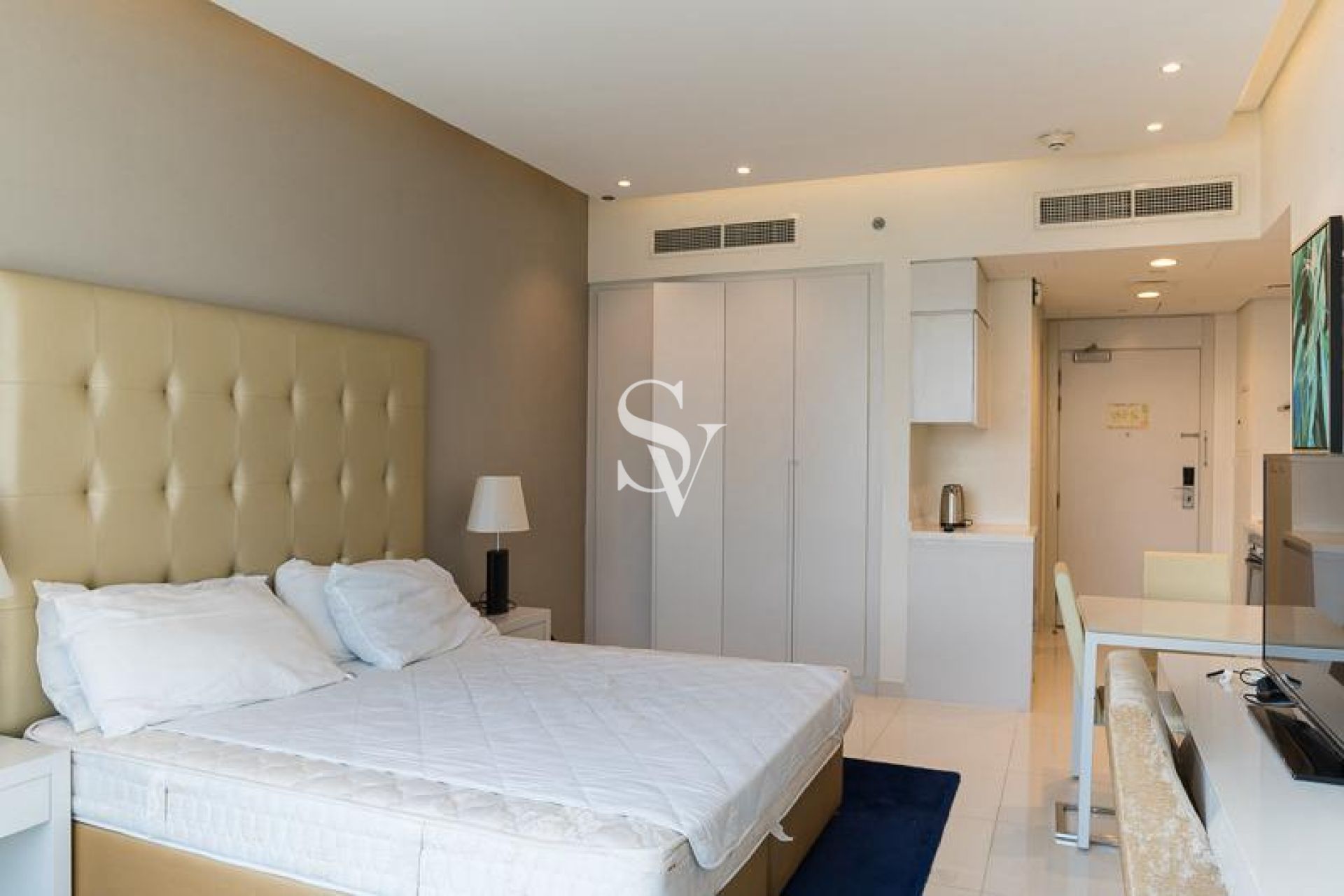 Furnished | High Floor | Canal View | Rented