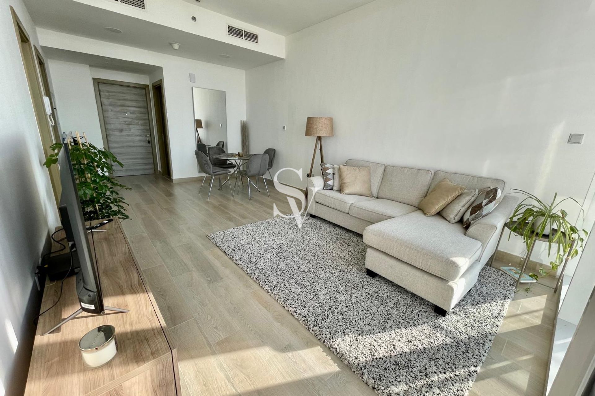 Fully Furnished | High Floor | Skyline View