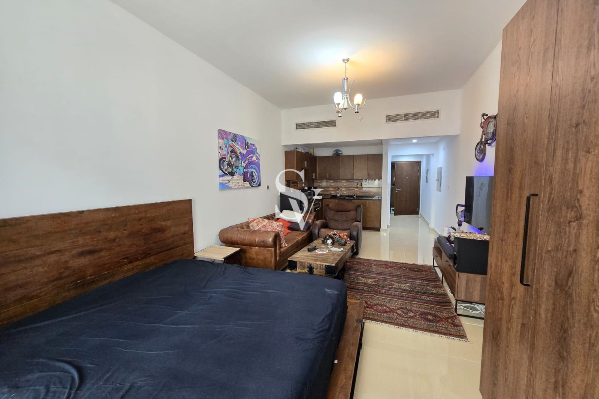 Furnished | Chiller Free | Near Exit | Mid Floor