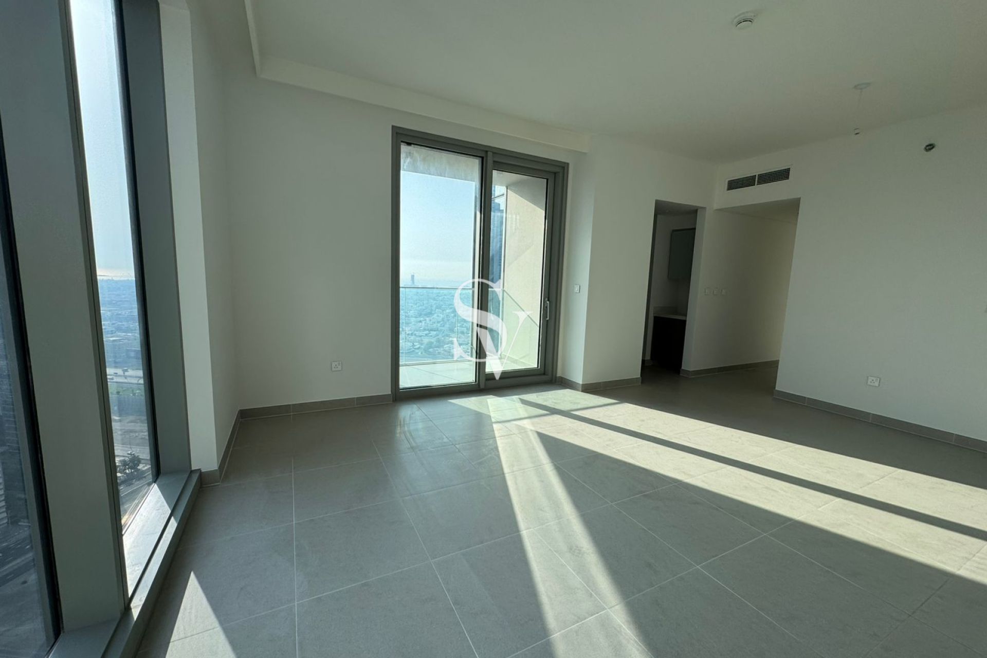 Immediately Available | Vacant | High Floor