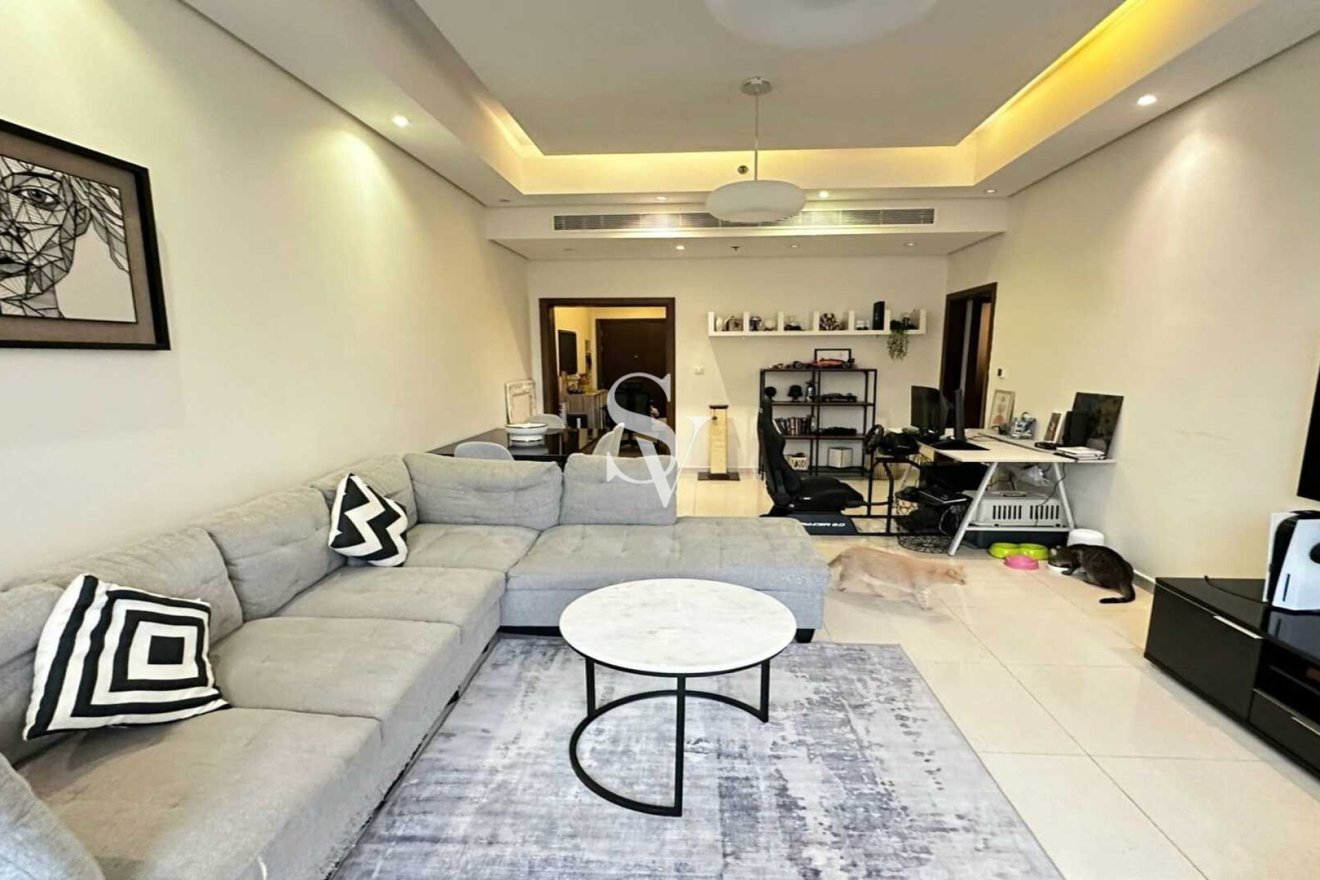 SPACIOUS | CLOSED KITCHEN | READY TO MOVE