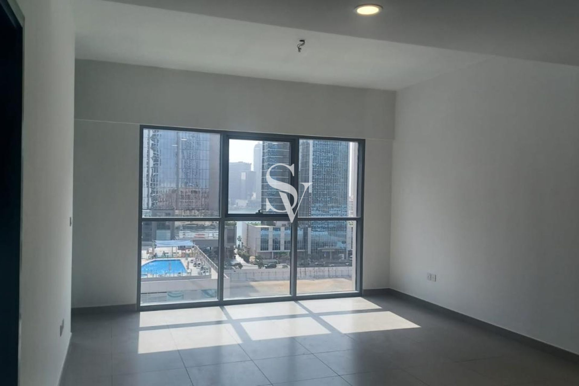 Vacant | Unfurnished | Close to Dubai Mall