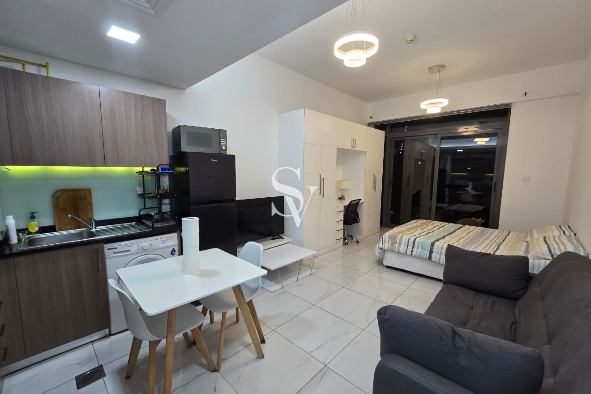 Pool View | Near Mall | 12 Cheqs | Including Bills