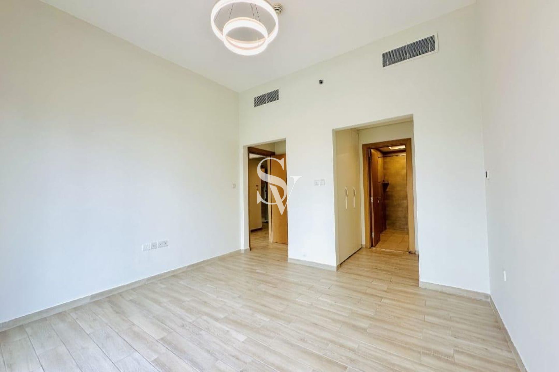 Pool view | White Goods | Low Floor | Spacious