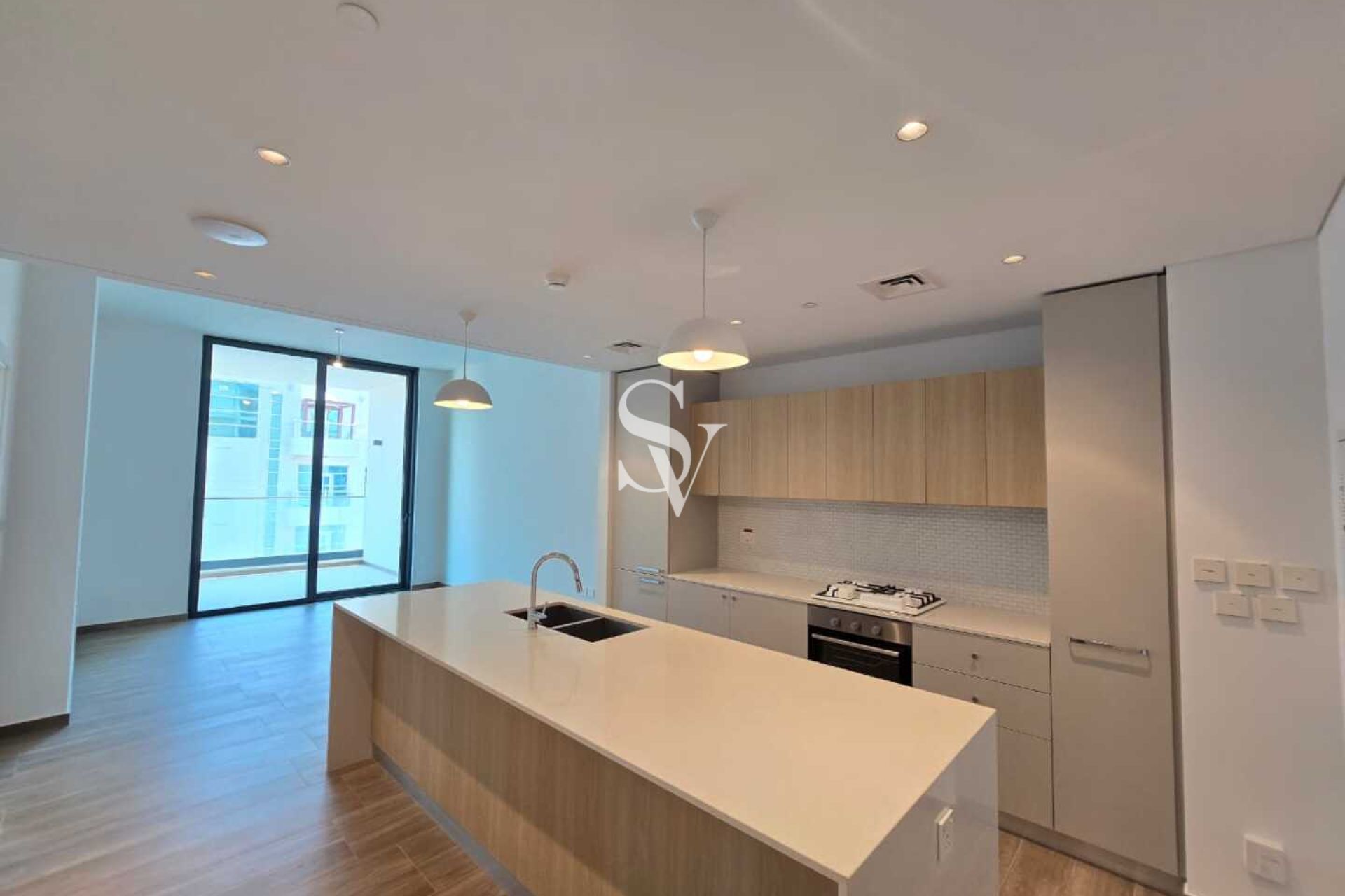 White Good | Spacious | Near Park | High Floor