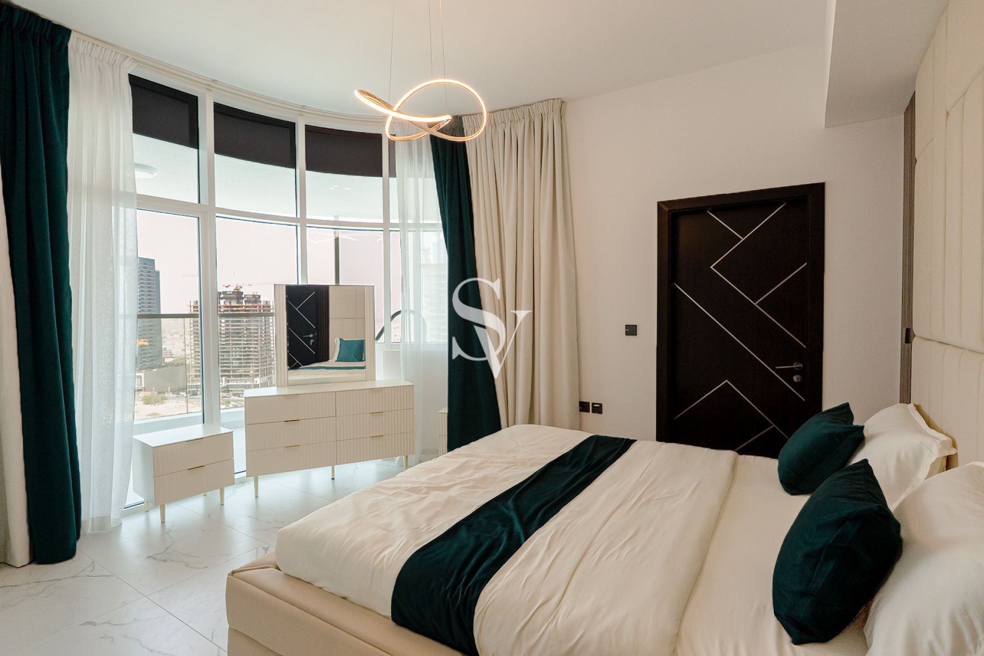 MASSIVE 2BR+POOL | FURNISHED & FITTED -READY