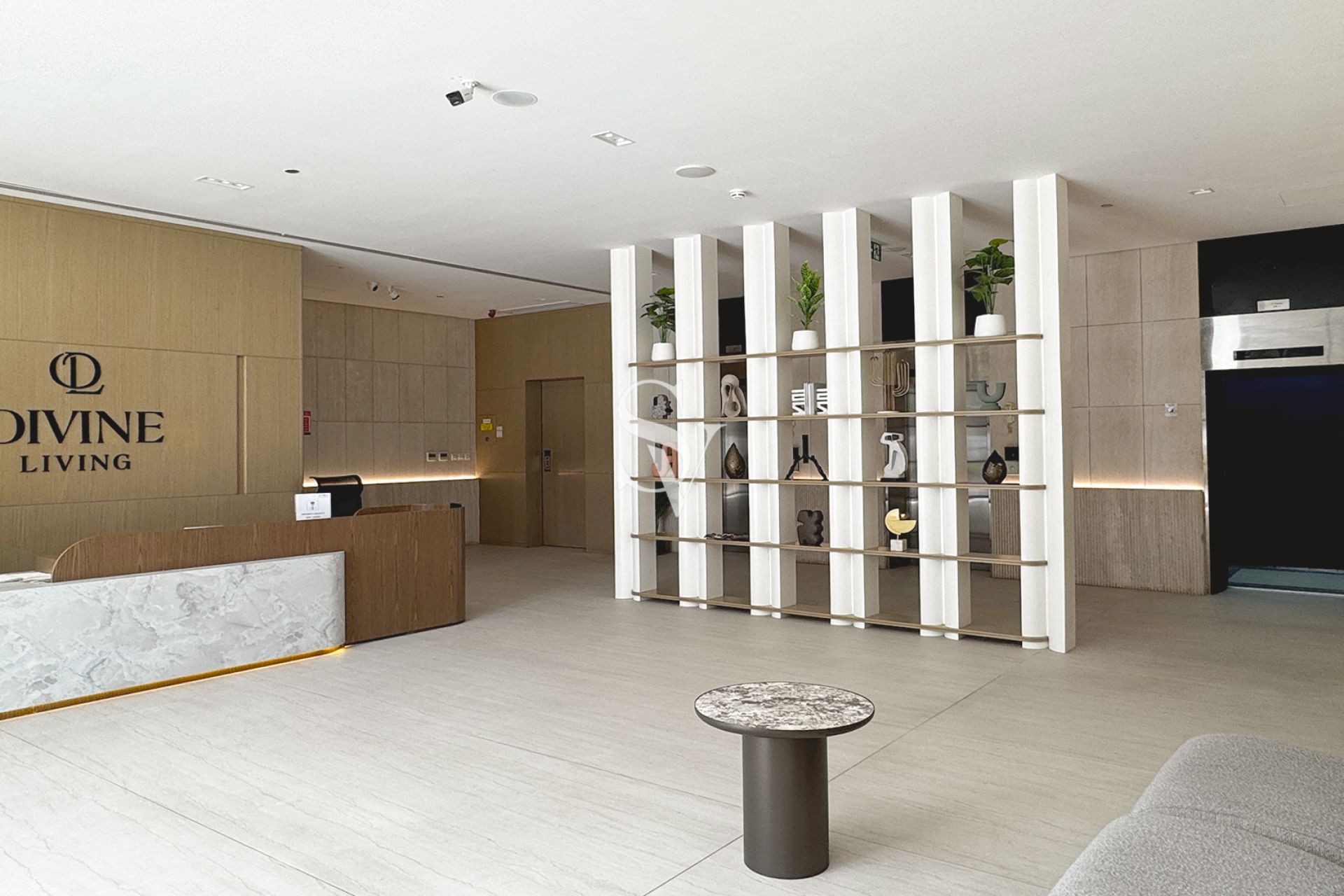 SPACIOUS | POOL VIEW | + STORE