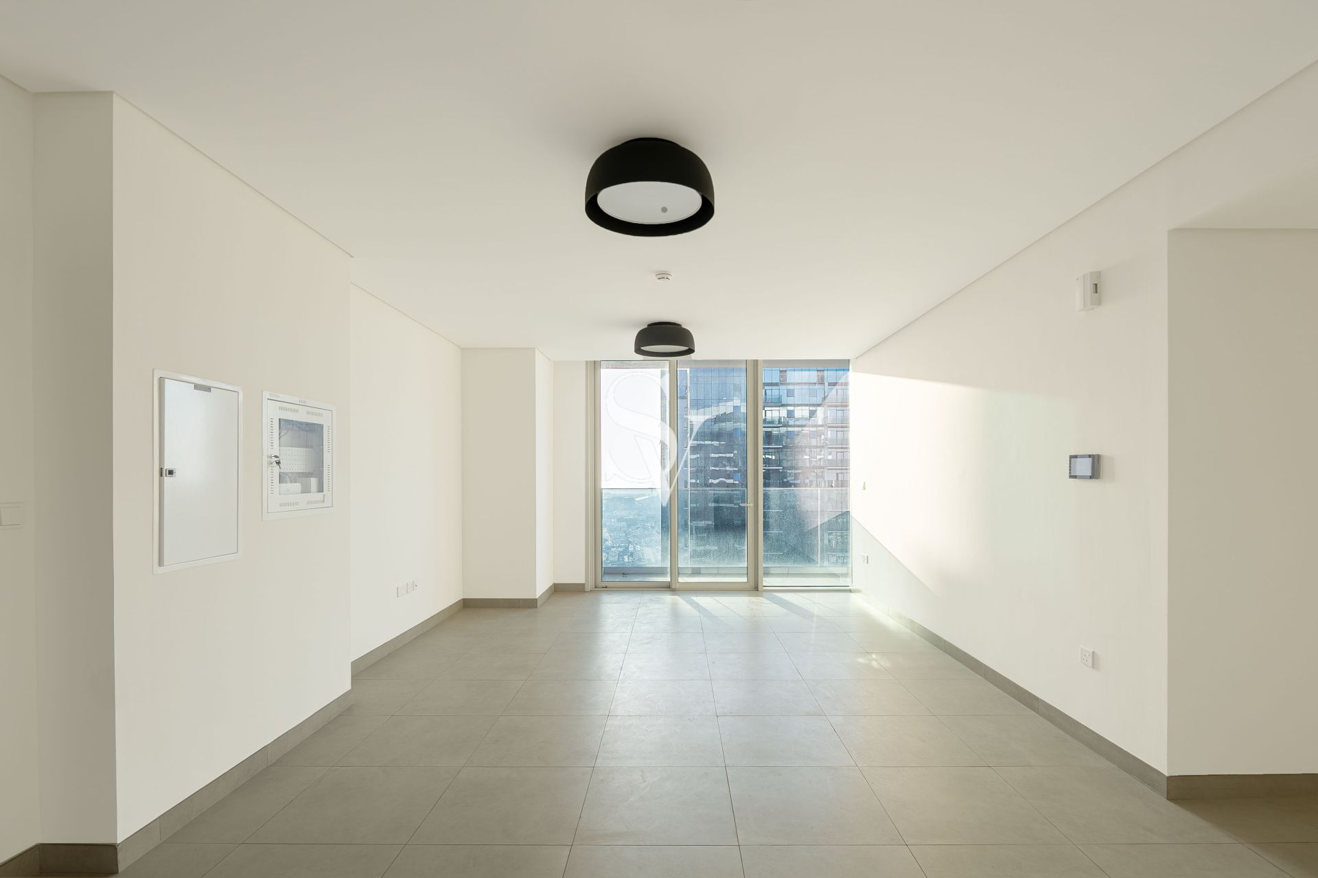 Ready To Move In | Higher Floor | Near Metro