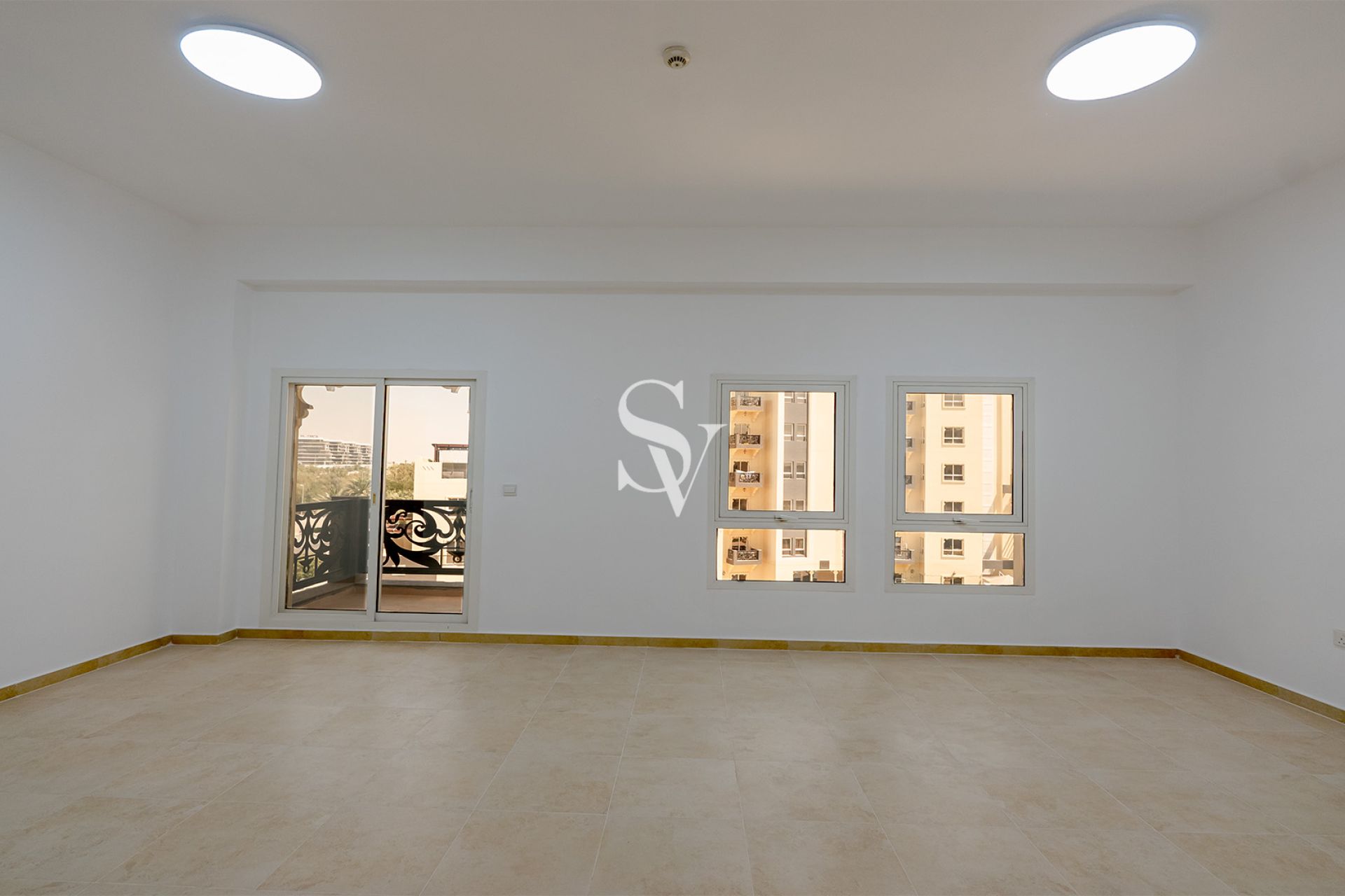 Closed Kitchen | High Floor | Notice Served