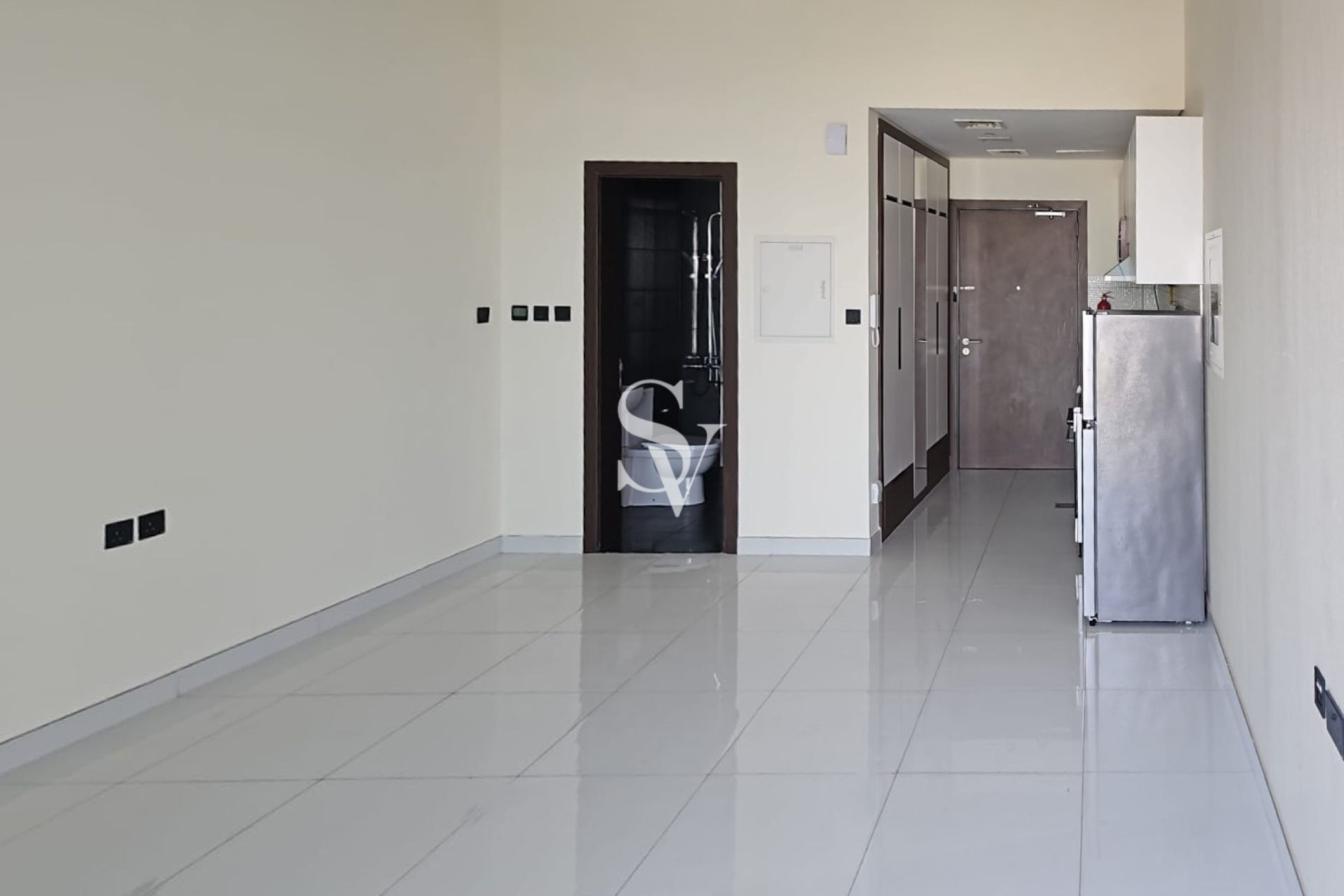 MODERN AMENETIES | READY TO MOVE | SPACIOUS LAYOUT
