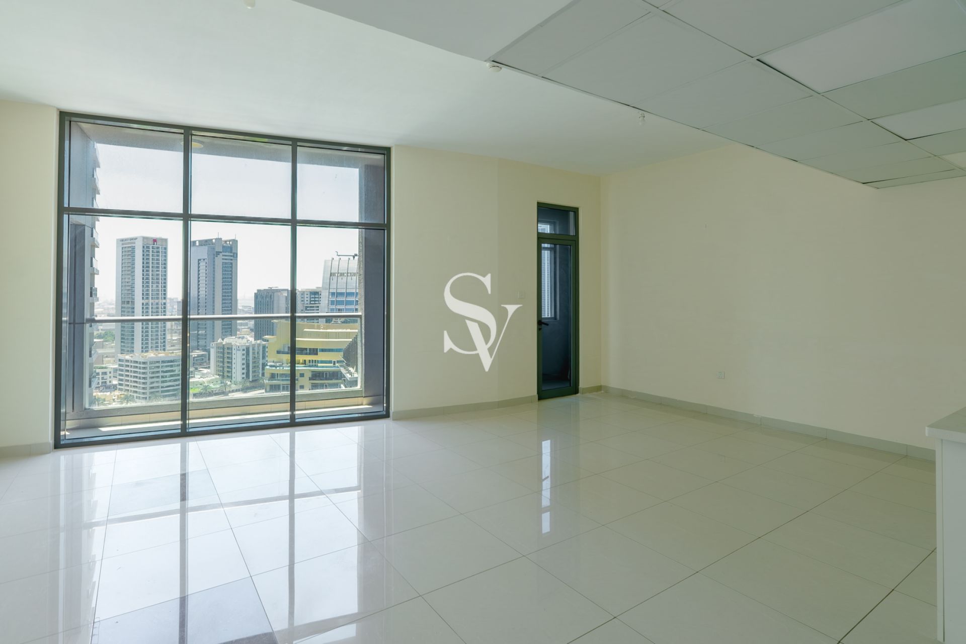 Spacious | High Floor | Water View | Ready to Move