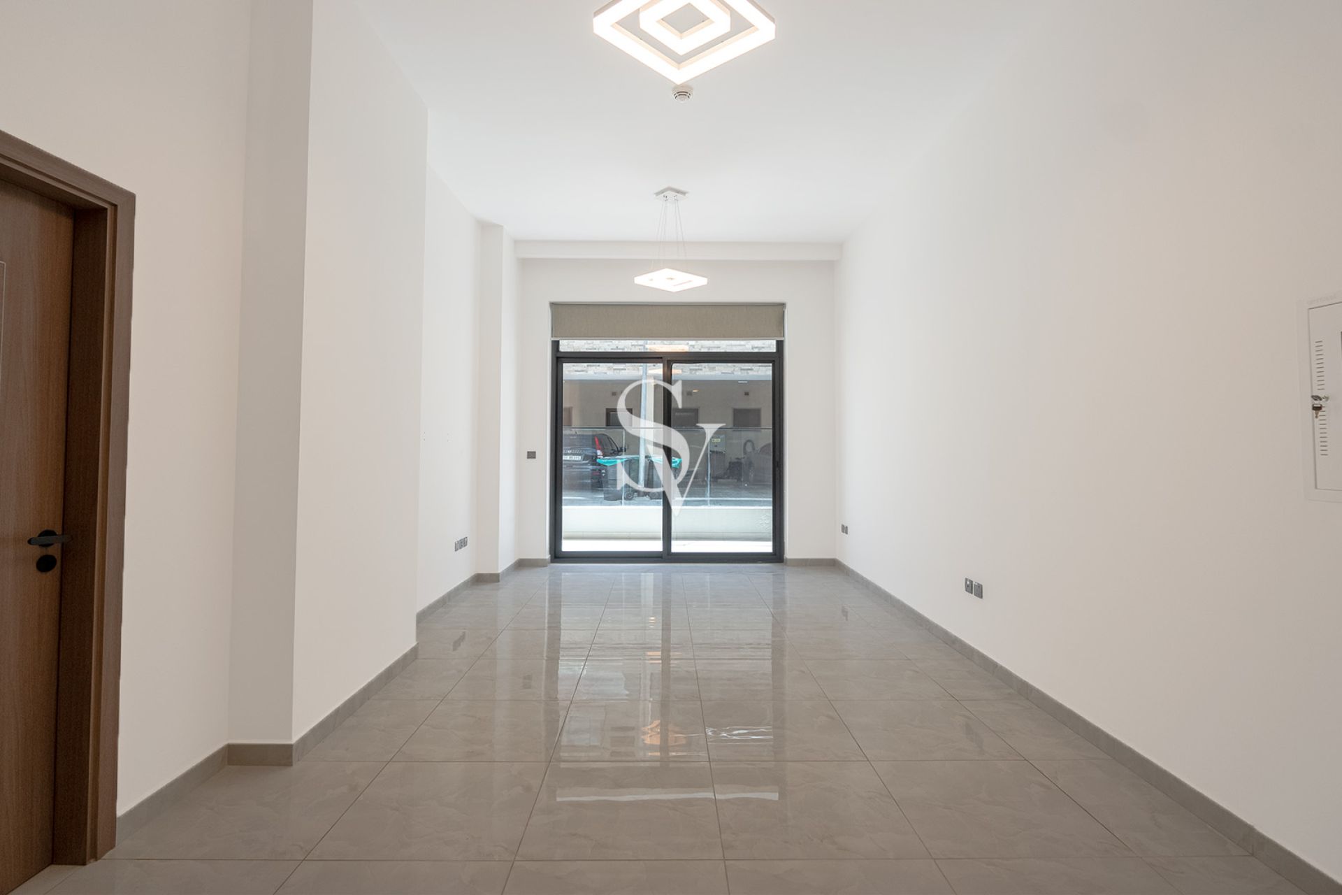 Rented |Study |White Goods |Road View |High Floor