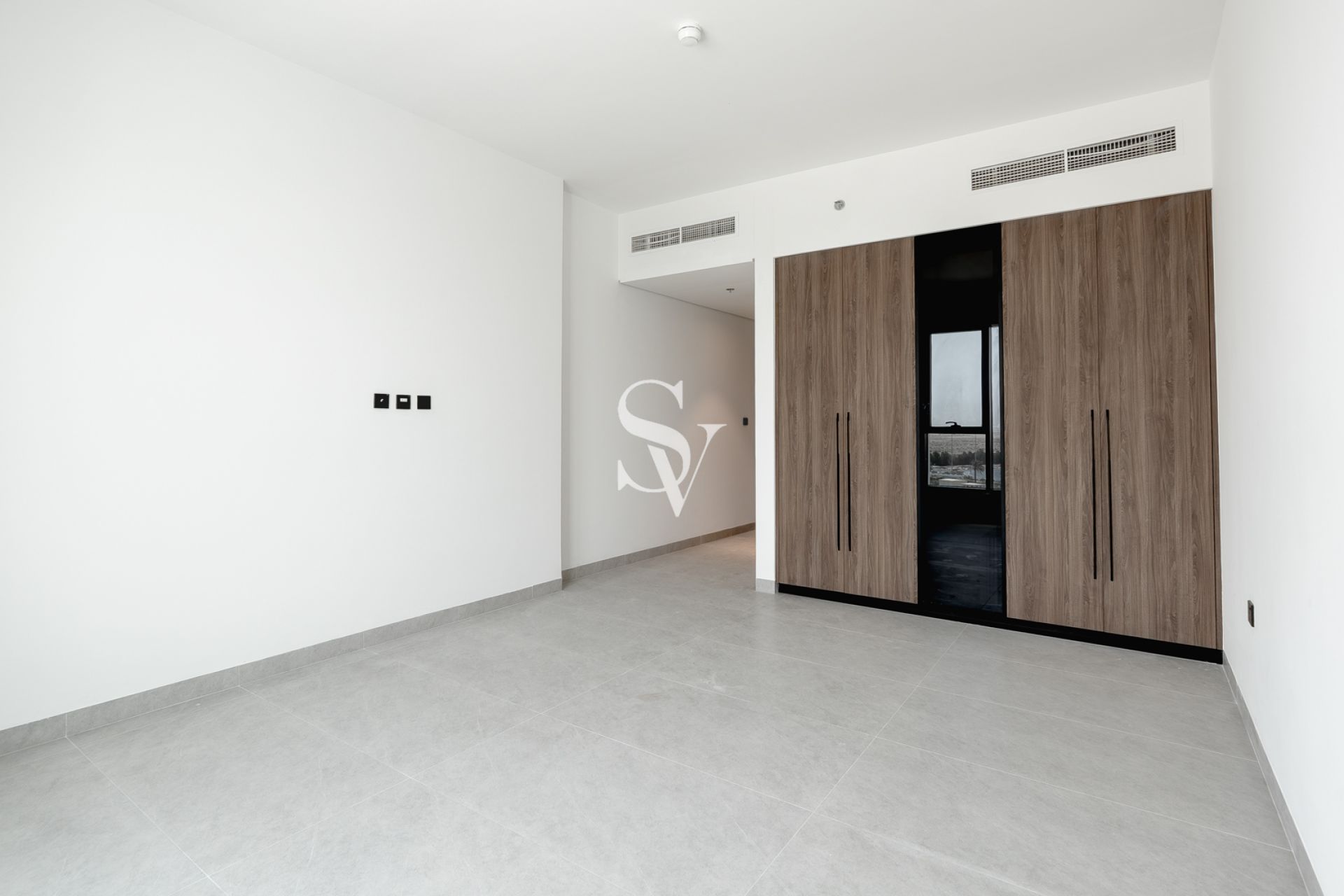 Semi-Open Kitchen | Large Layout | Ready to Move