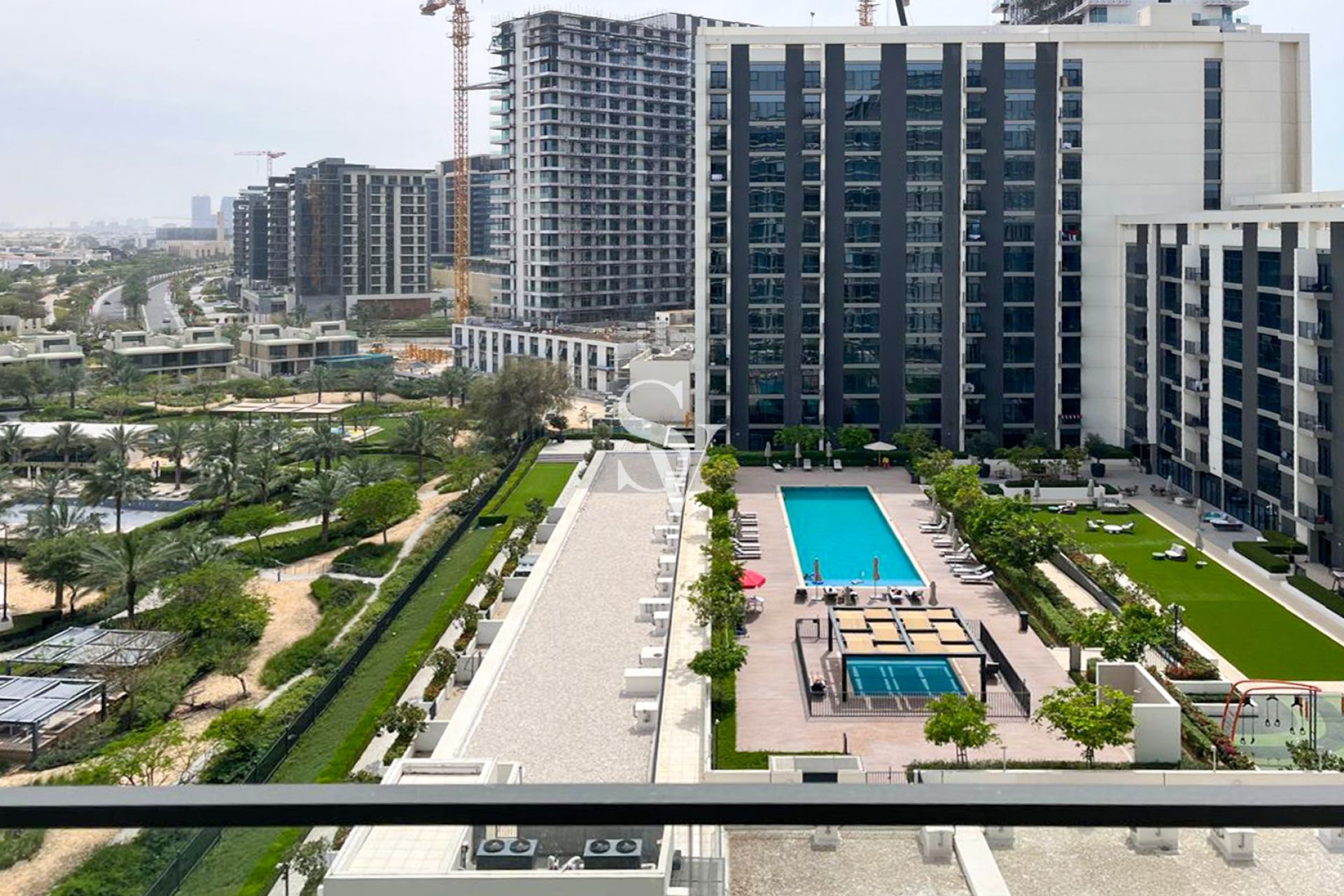 Golf Course View |Spacious Layout |Luxurious Apt
