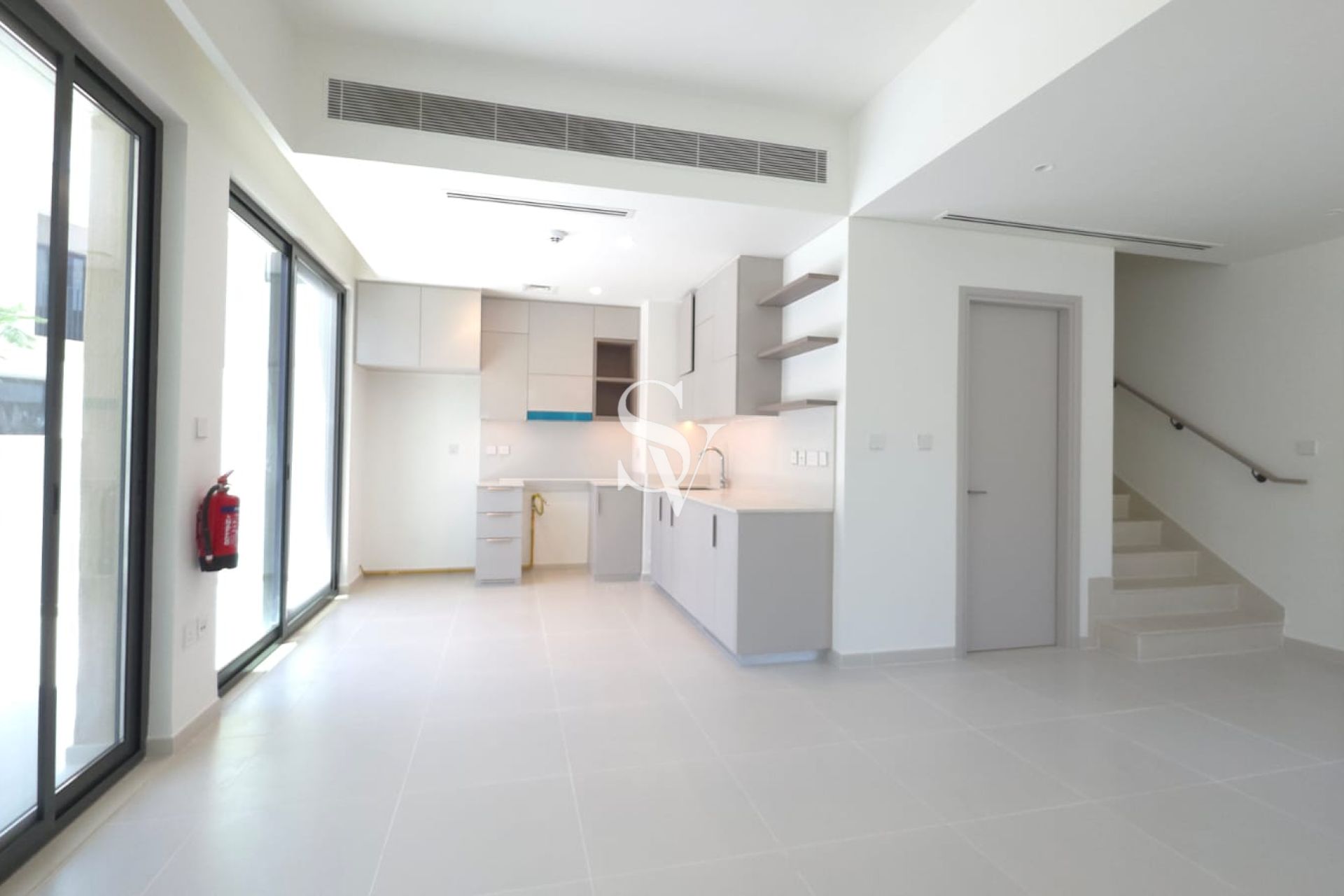 Corner Unit | Single Row | Prime Location