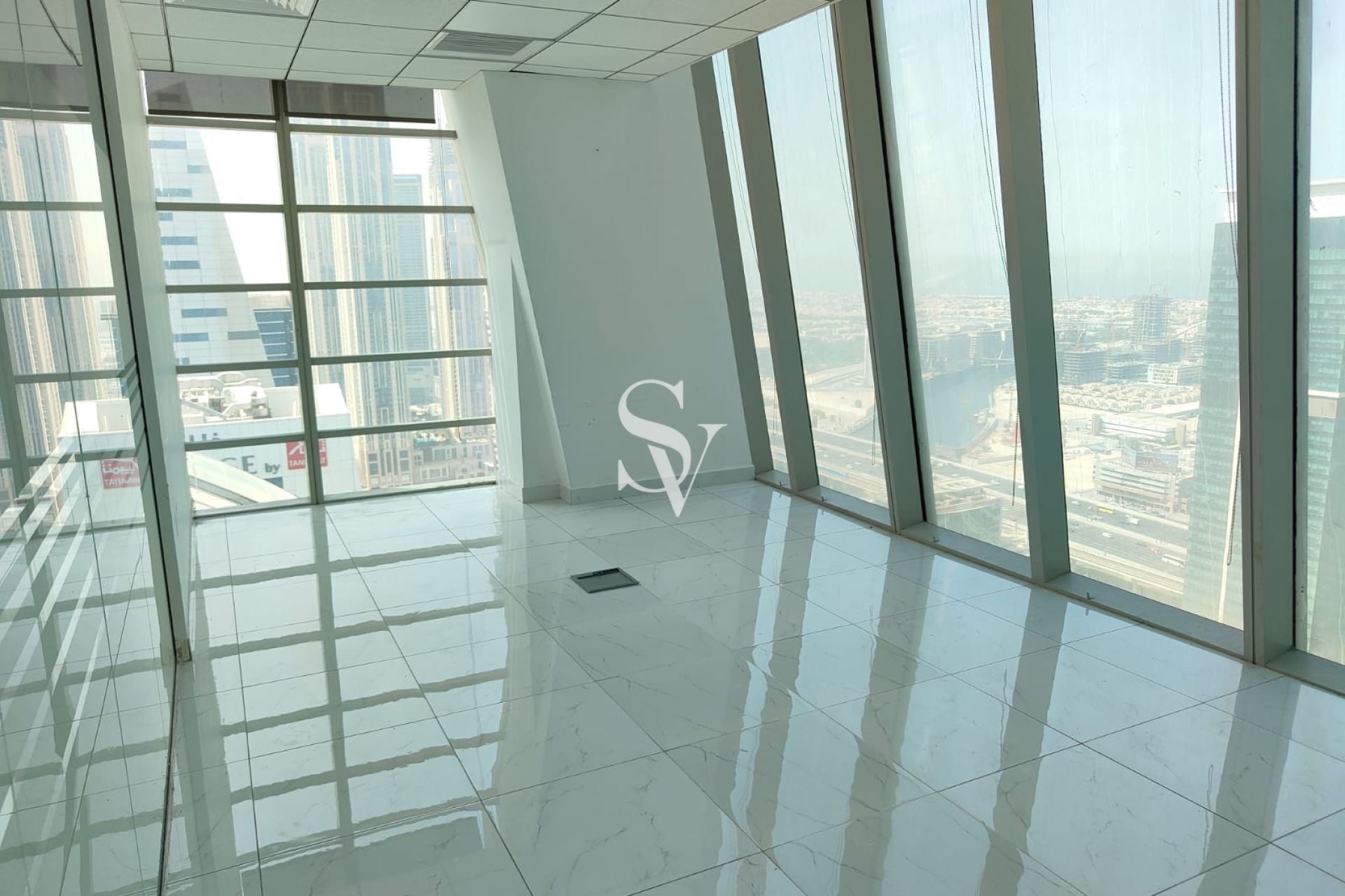 Unfurnished | Close To Metro | High Floor