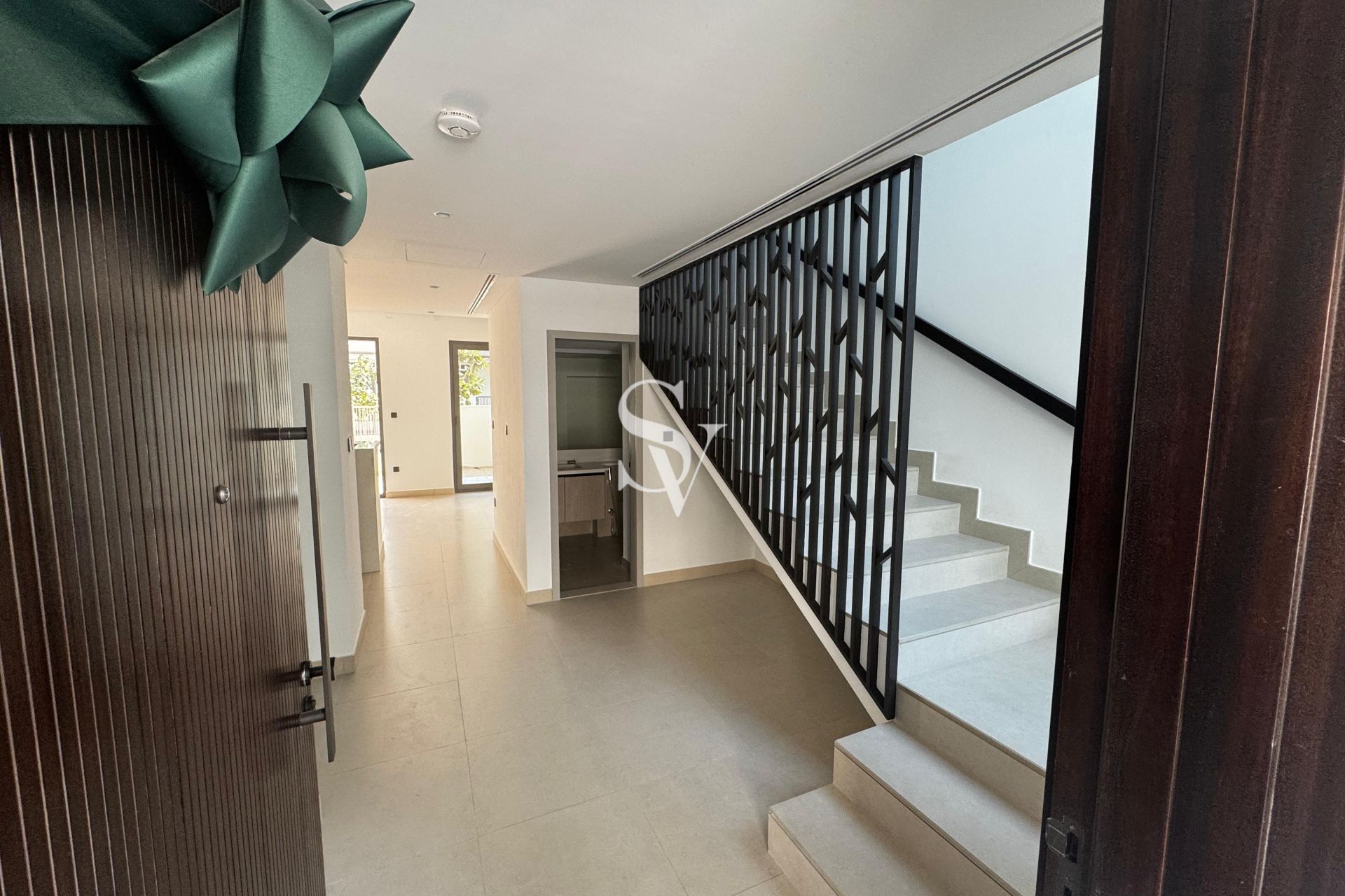 Single Row | Vacant | Near TO Pool And Park