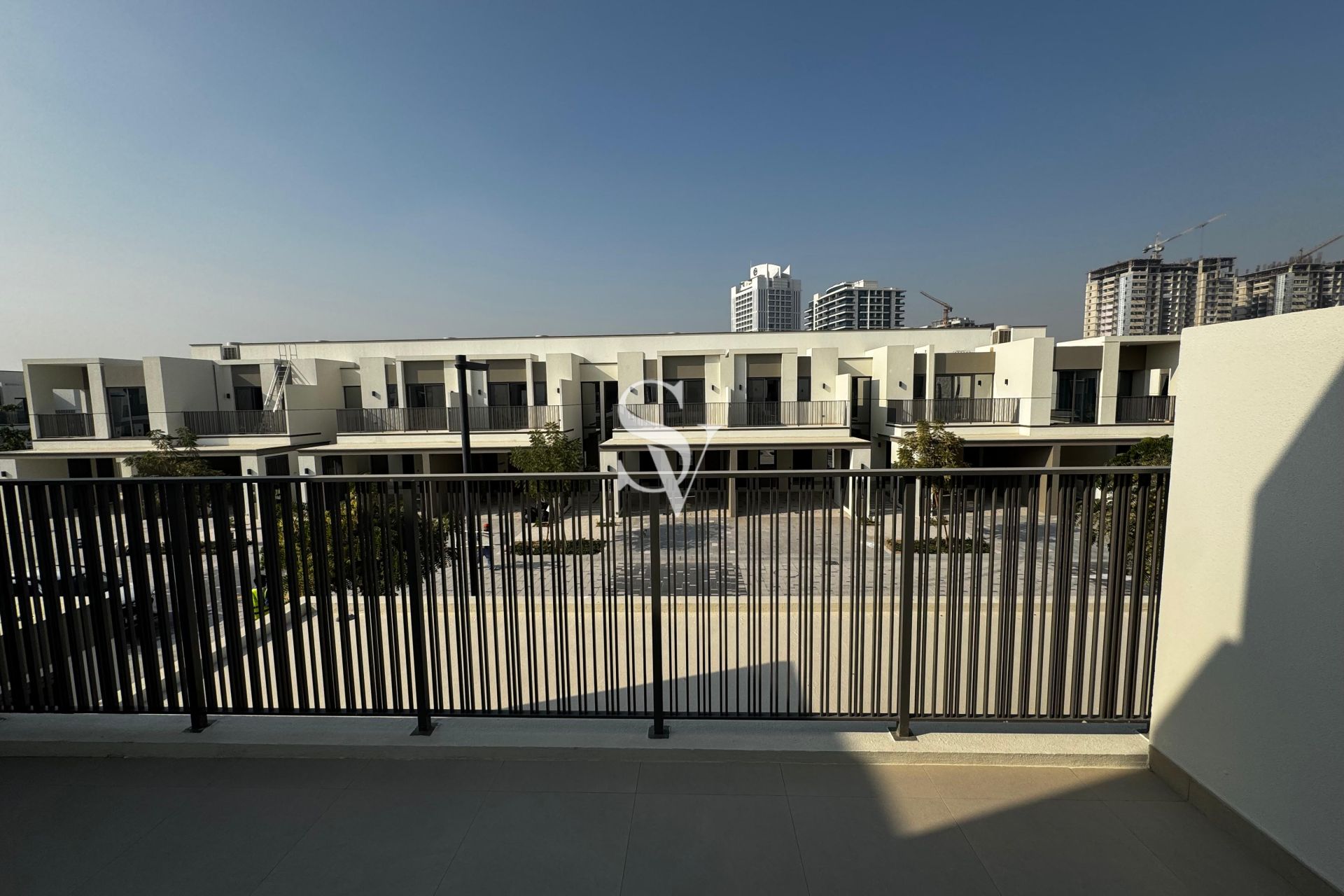 Single Row | Vacant | Near TO Pool And Park