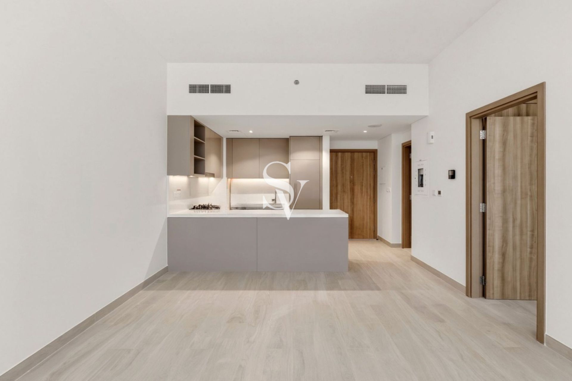 High Floor | Multiple Cheques | Bright Unit