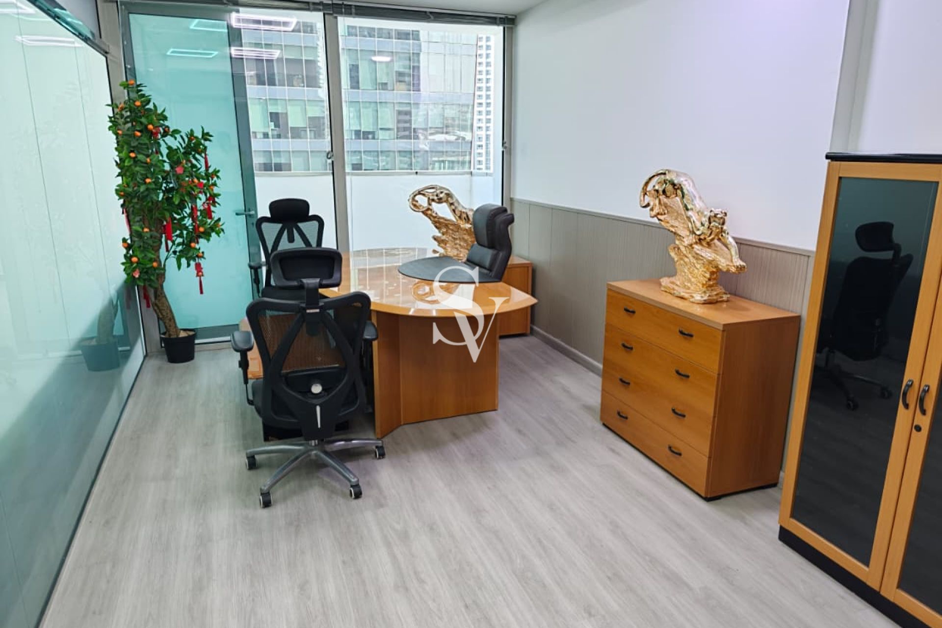 Furnished | Close to Metro | Upgraded unit