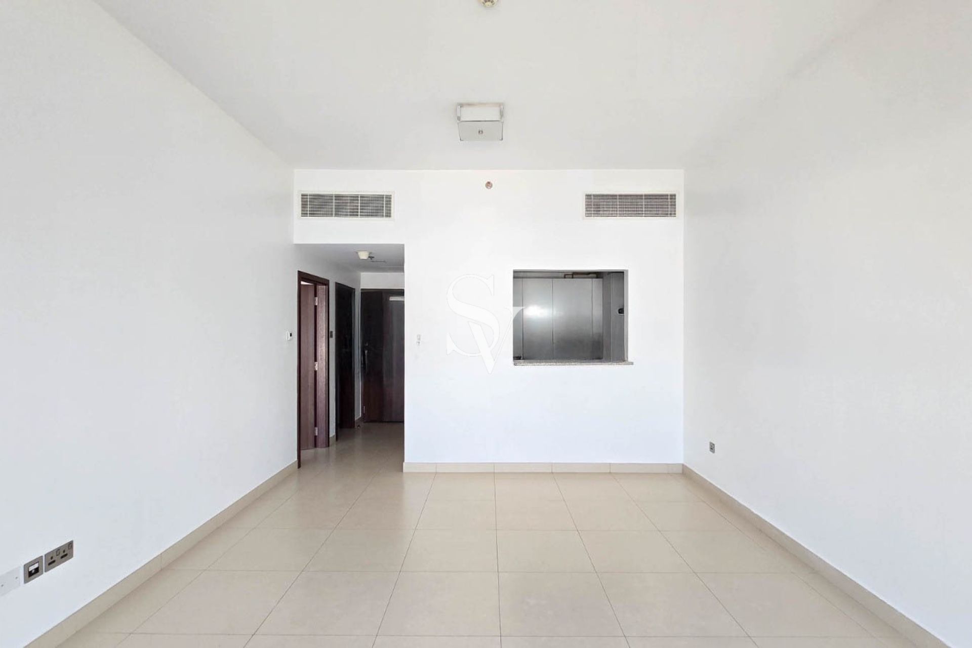 Spacious | Low Floor | Closed Kitchen | White Good