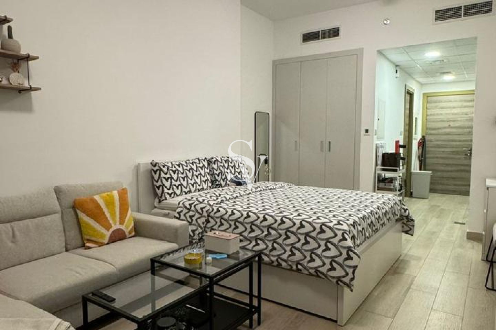 Fully Furnished | High Floor | Bright and Modern
