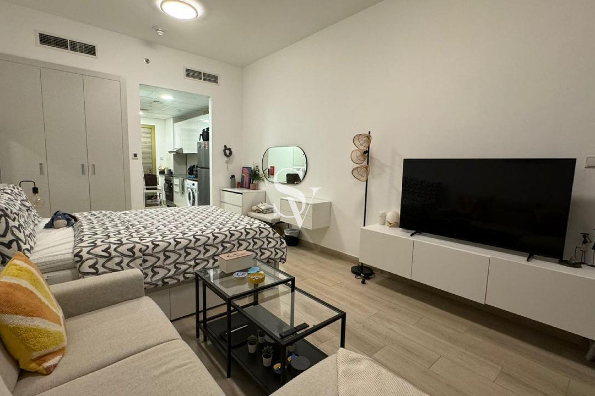 Fully Furnished | High Floor | Bright and Modern