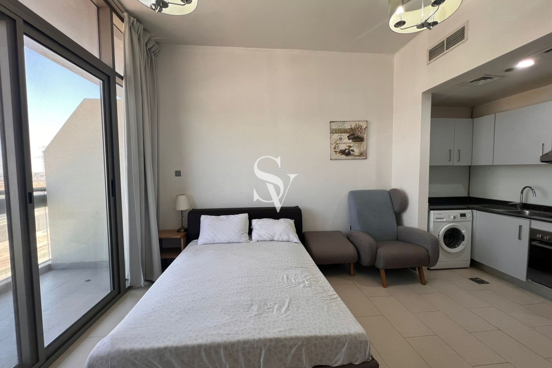 Furnished| Chiller Free| Easy access to the Metro