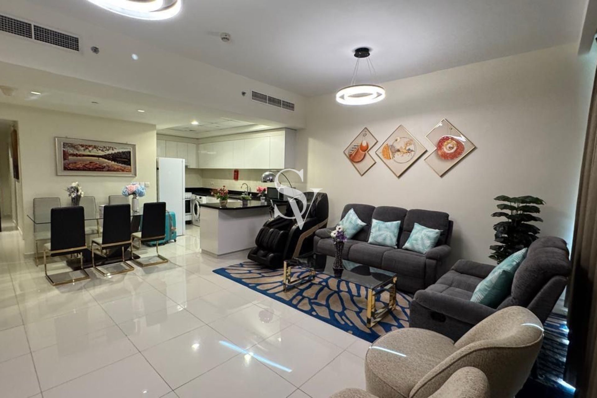 Corner Unit | Top floor |Fully furnished |Spacious