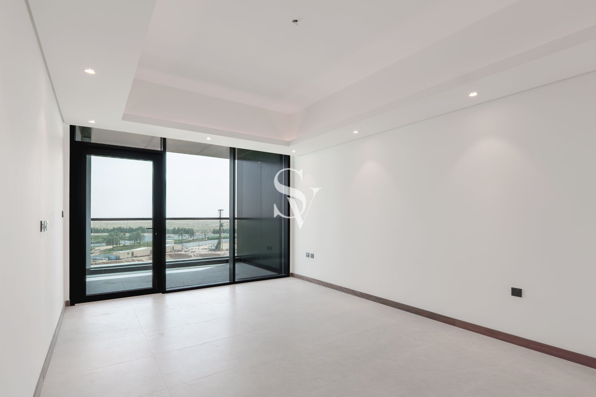 Brand New | Spacious | Mid Floor | White Goods