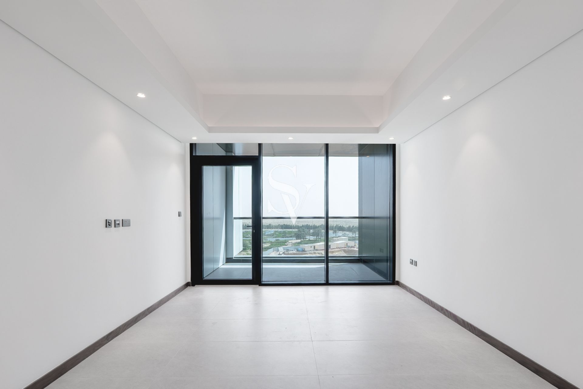Brand New | Spacious | Mid Floor | White Goods