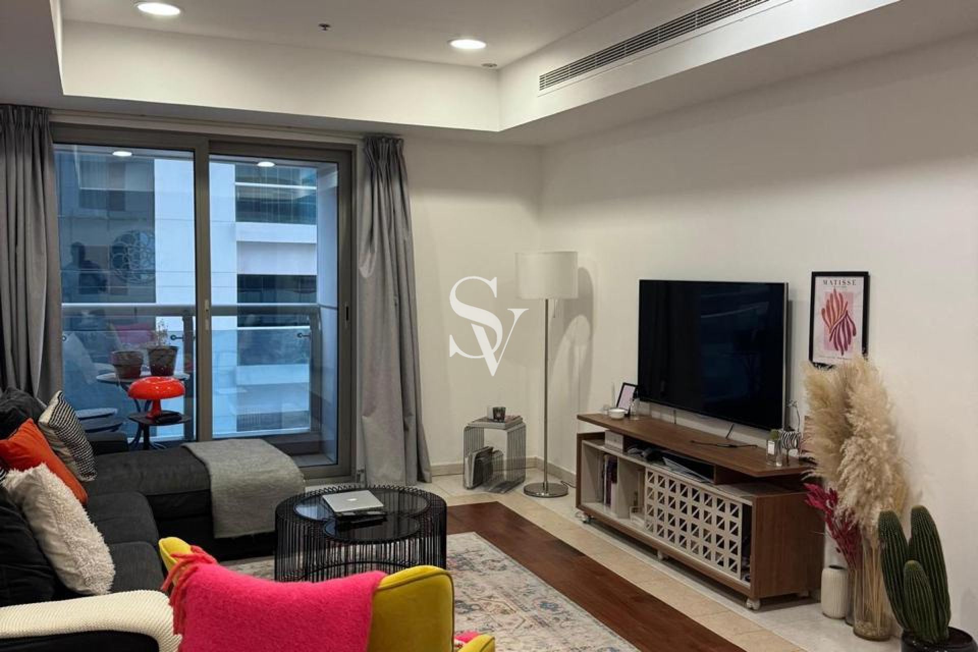 Spacious | Low Floor | Vacant Unfurnished