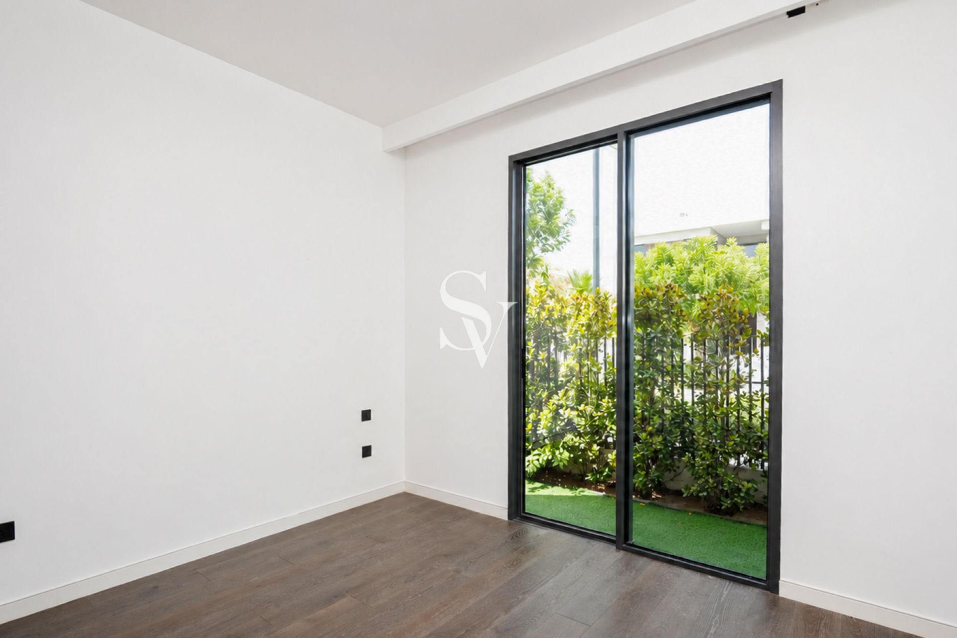 Upgraded 5BR Villa | Corner | Park Backing