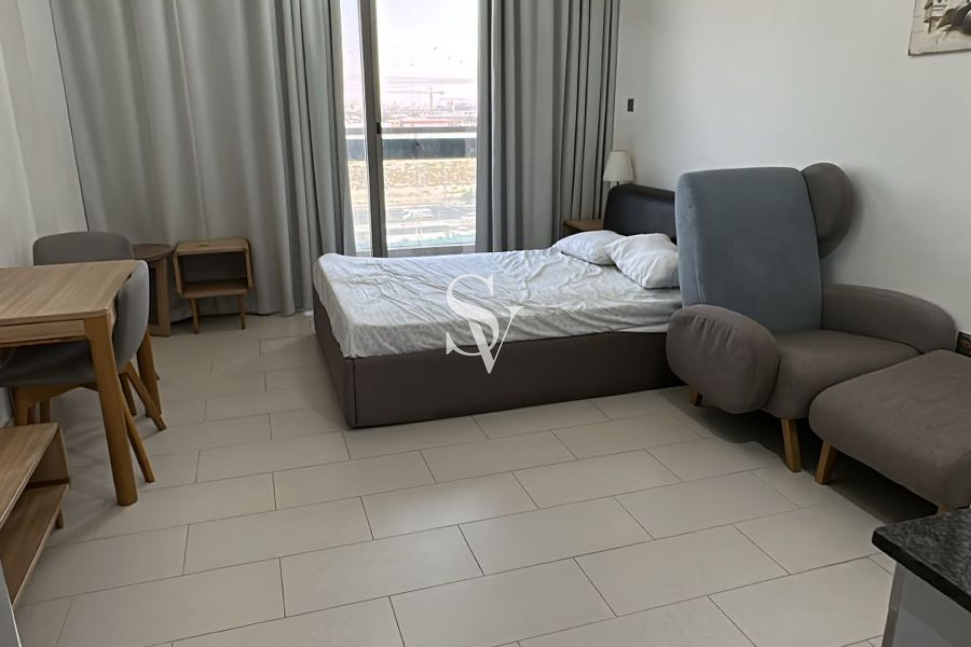 Best Deal | Chiller Free| Easy Access to the Metro
