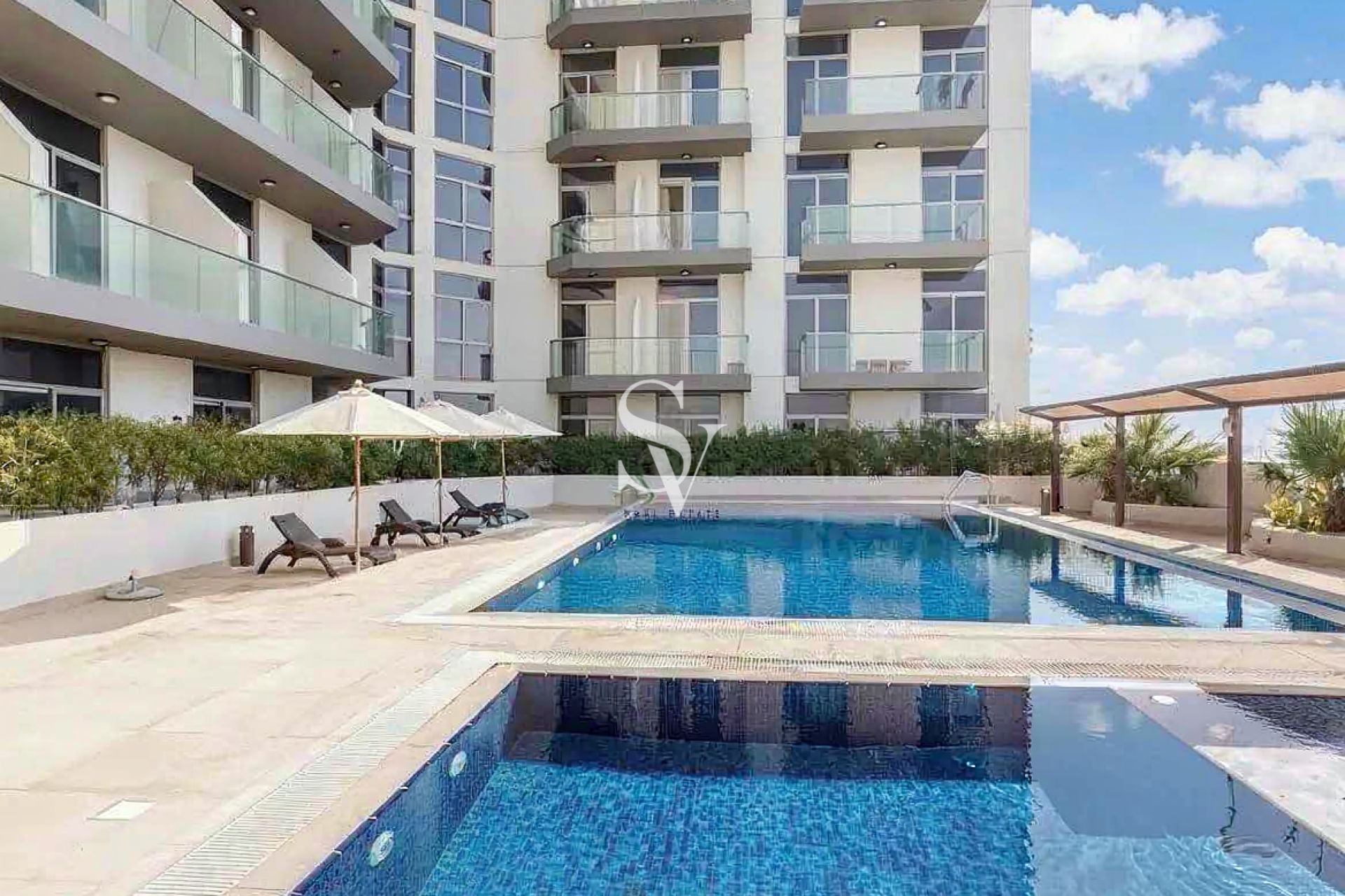Best Deal | Chiller Free| Easy Access to the Metro