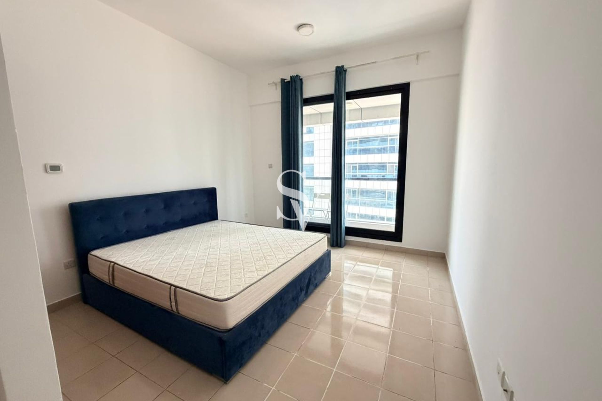 Spacious 2 Br Apartment in Marina