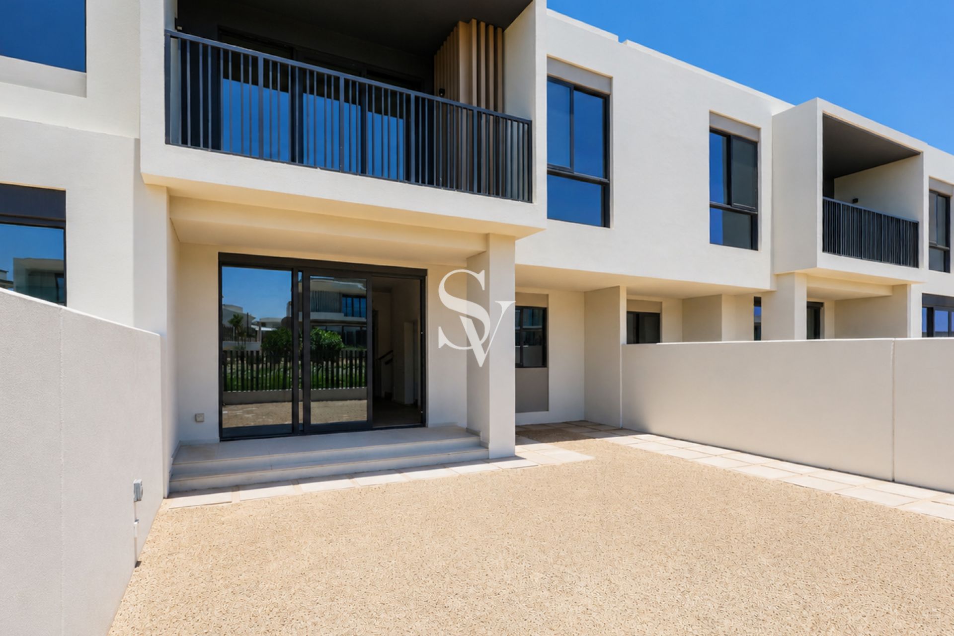 Single Row | Spacious 3 BR + Maid | Close to Pool