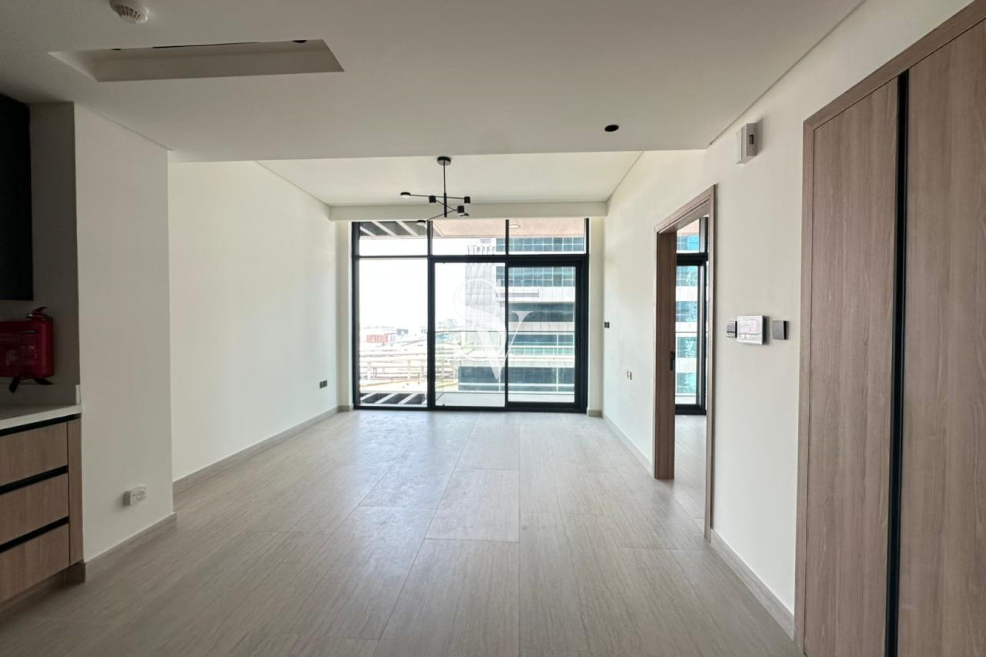 BRIGHT UNIT | BRAND NEW | PRIME LOCATION