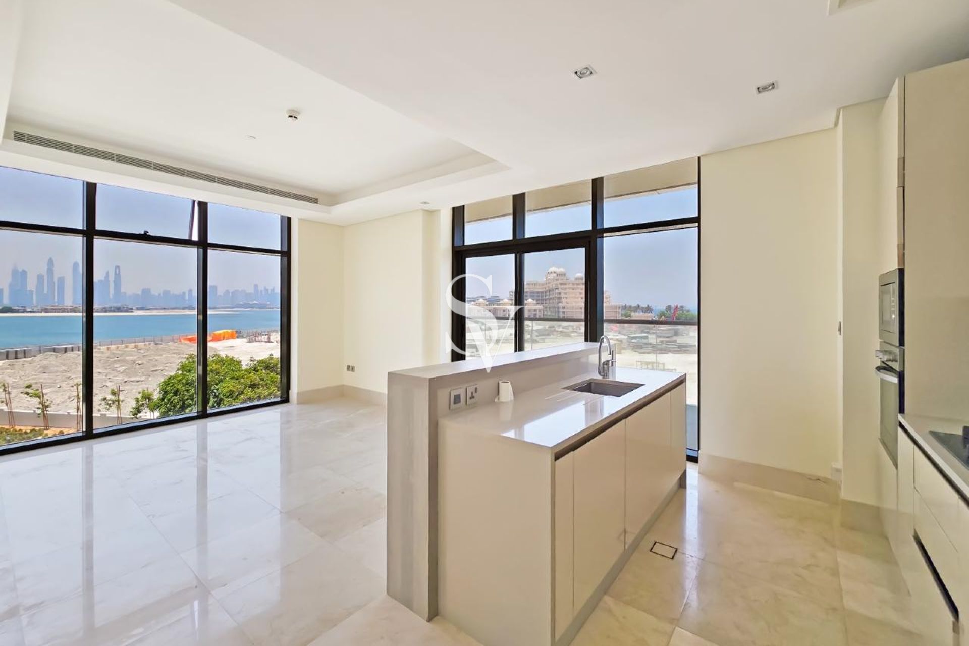 RESORT LIFESTYLE | ELEGANT UNIT | PRICED TO SELL