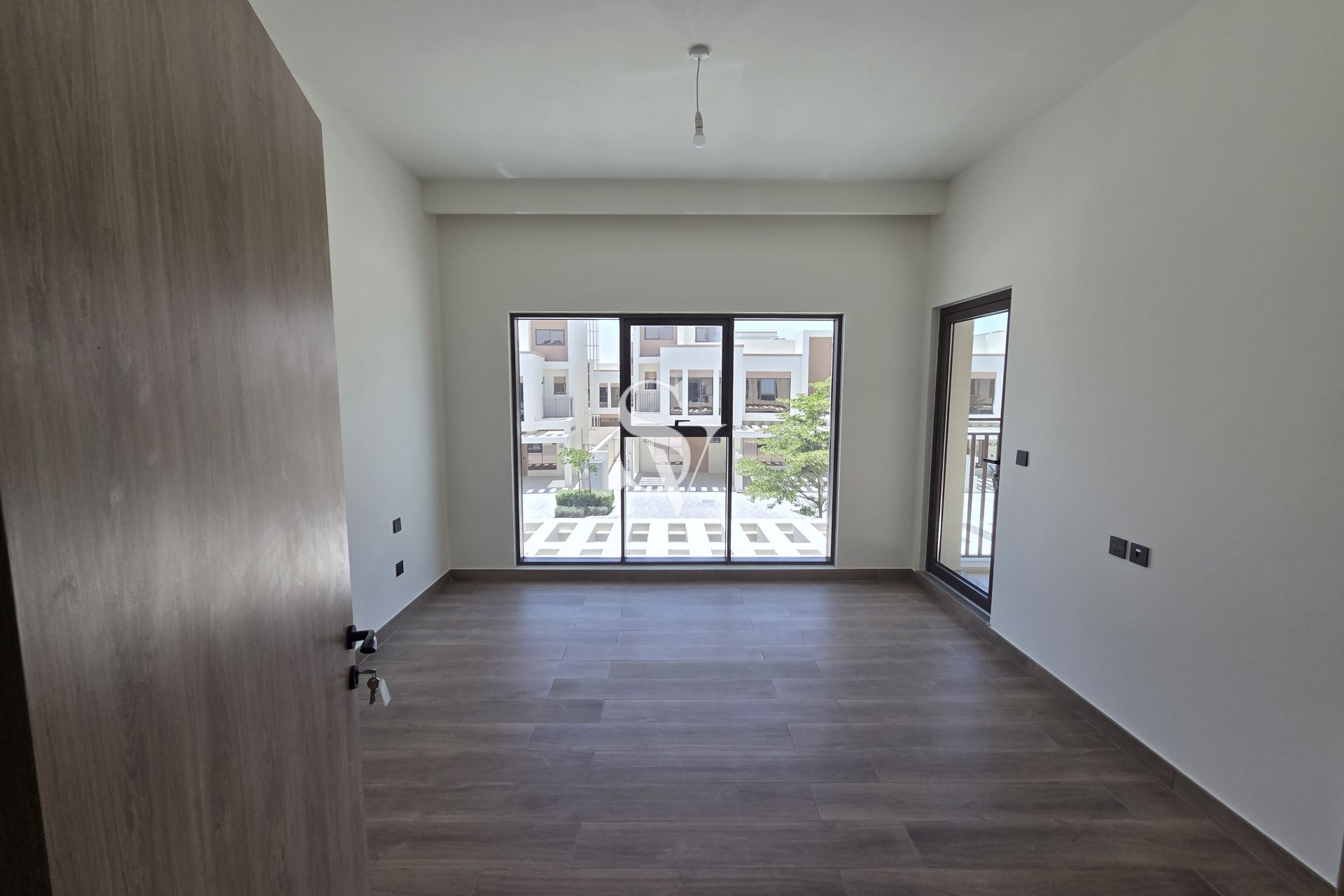Brand New | Single Row | Prime Location