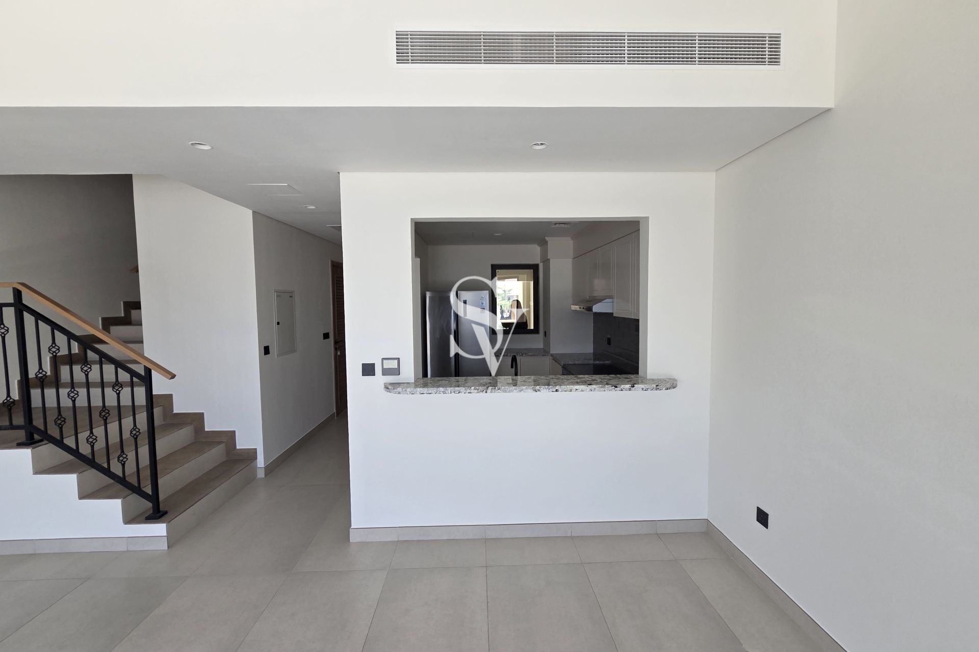 Single Row | Ready To Move | Prime Location
