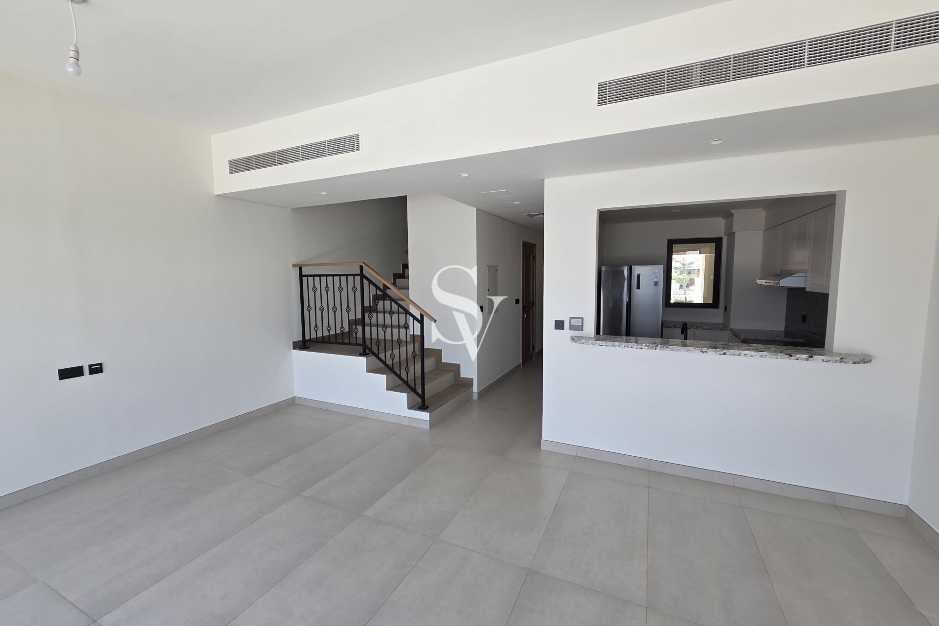 Single Row | Ready To Move | Prime Location