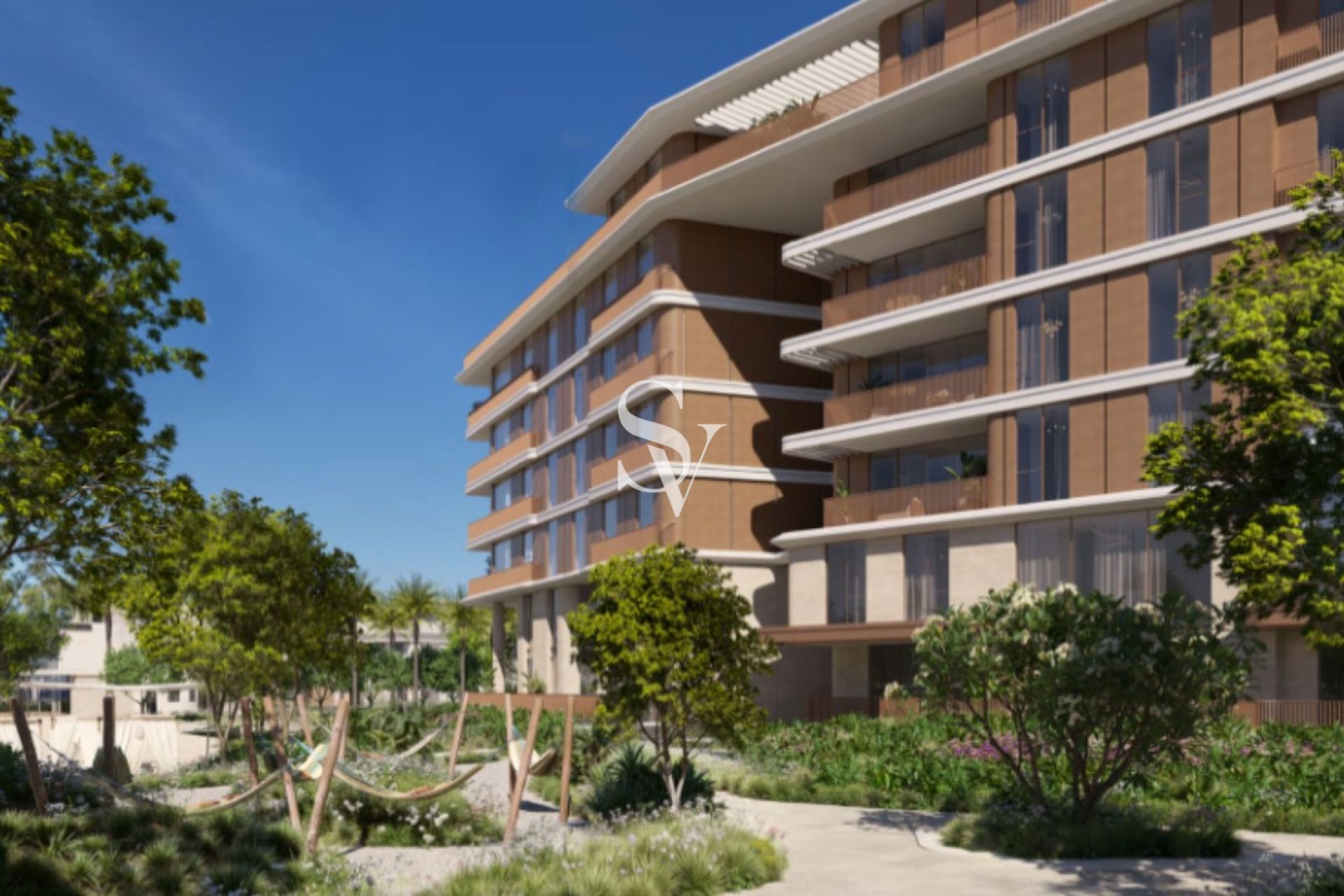 2+ Maids| Private Beach Access | Huge Layout